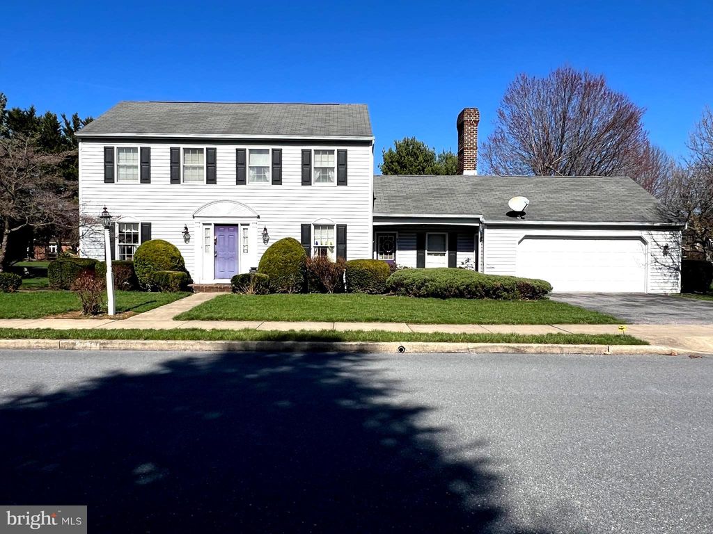 Photo of 831 Rosewood Ct, CHAMBERSBURG, PA 17201 (MLS # PAFL2033526)