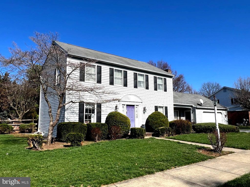 Photo of 831 Rosewood Ct, CHAMBERSBURG, PA 17201 (MLS # PAFL2033526)