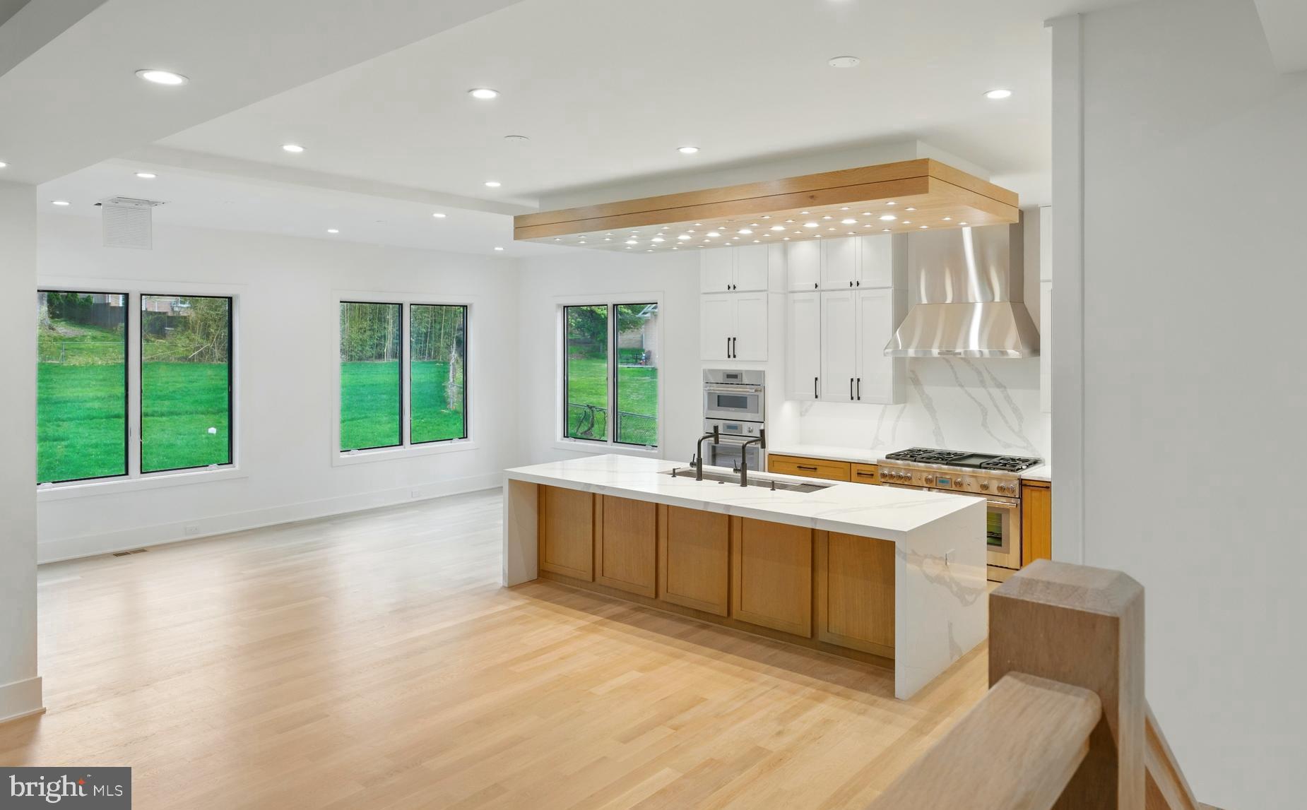 WESTBRIAR COUNTRY CLUB ESTATES - Residential