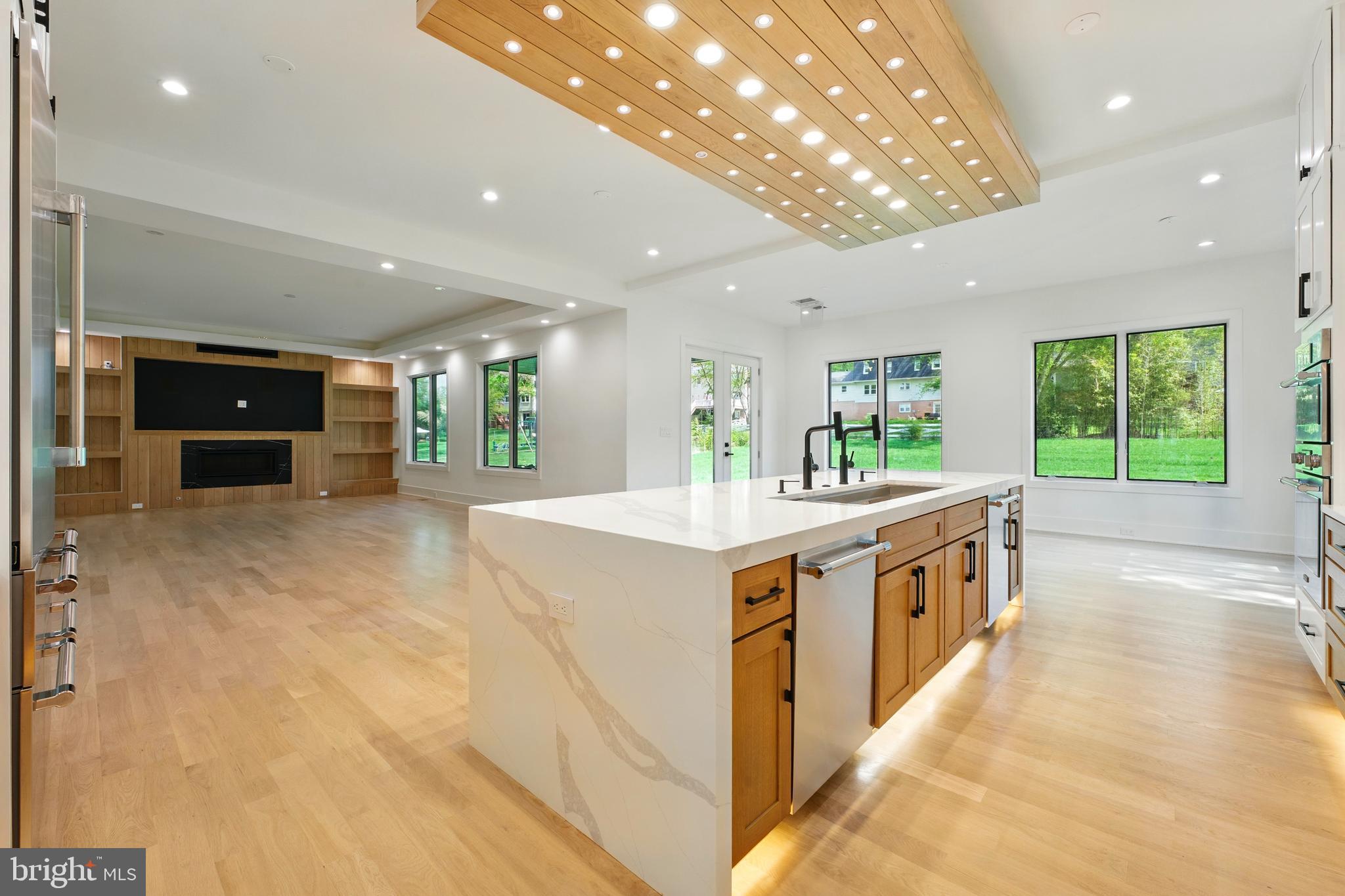 WESTBRIAR COUNTRY CLUB ESTATES - Residential