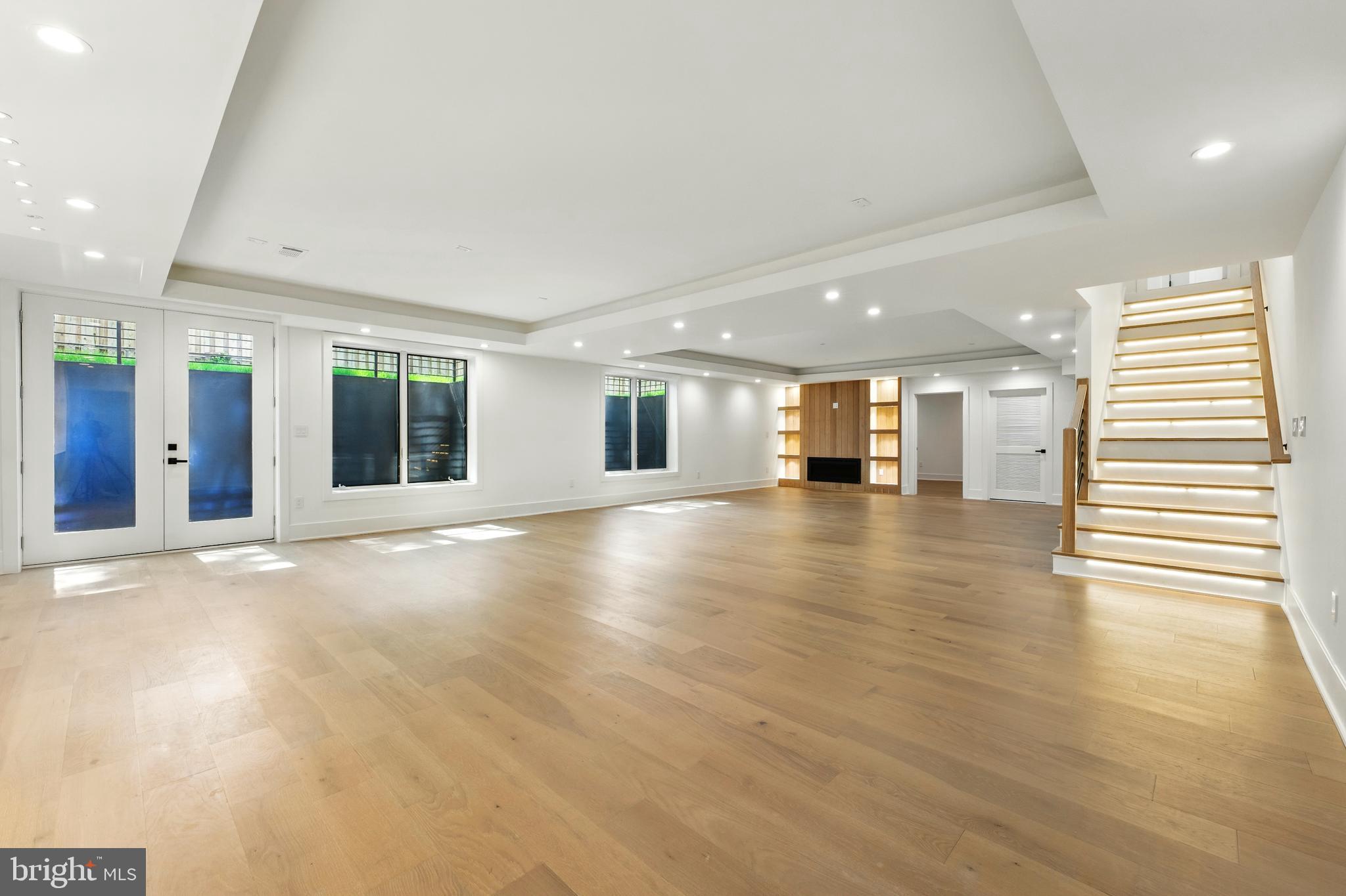 WESTBRIAR COUNTRY CLUB ESTATES - Residential