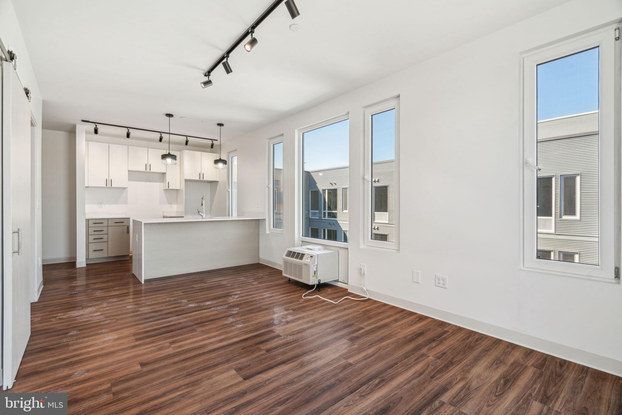 UNIVERSITY CITY - Residential Lease