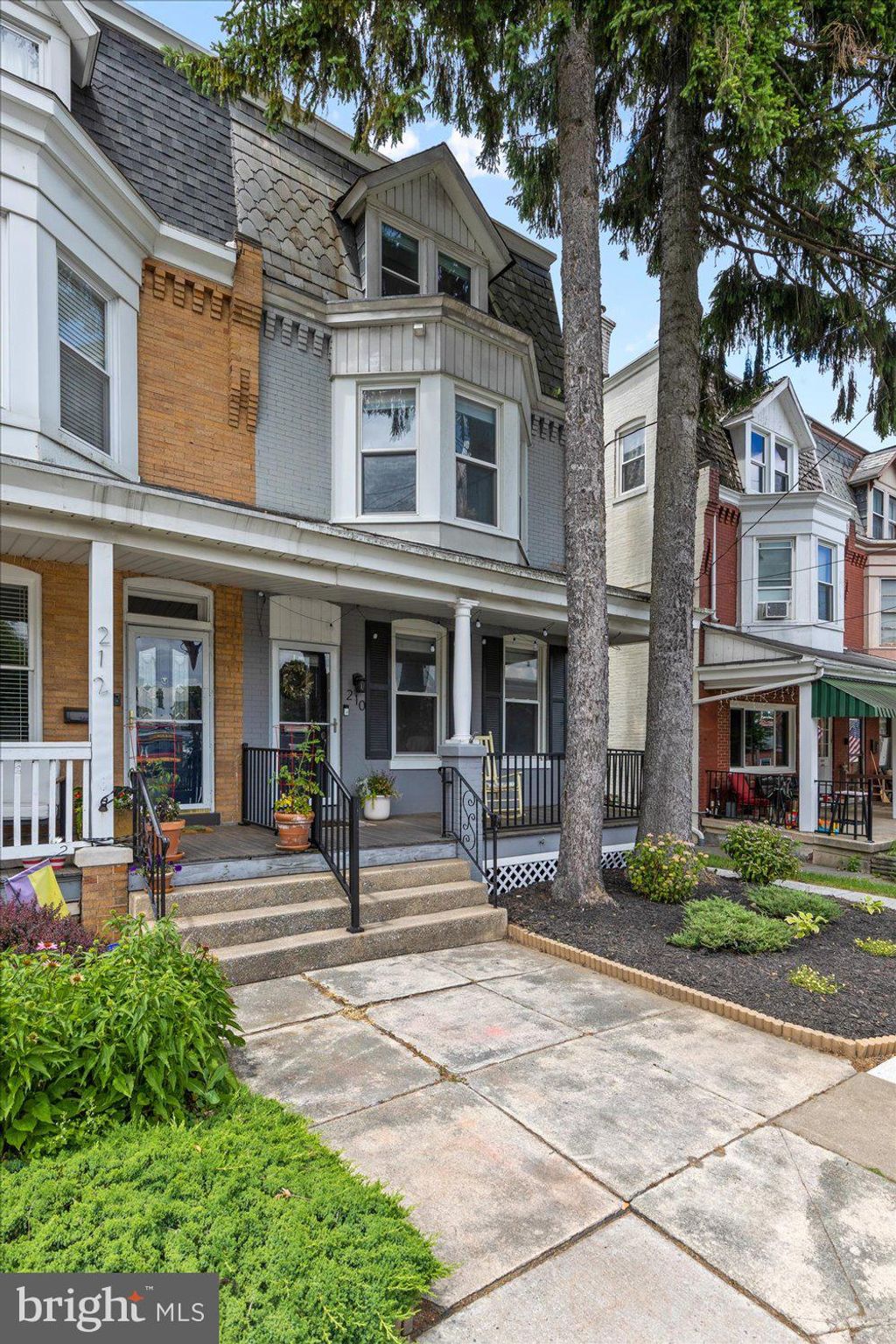 Photo of 210 S West End Ave, Lancaster, PA 17603 (MLS # PALA2051916)