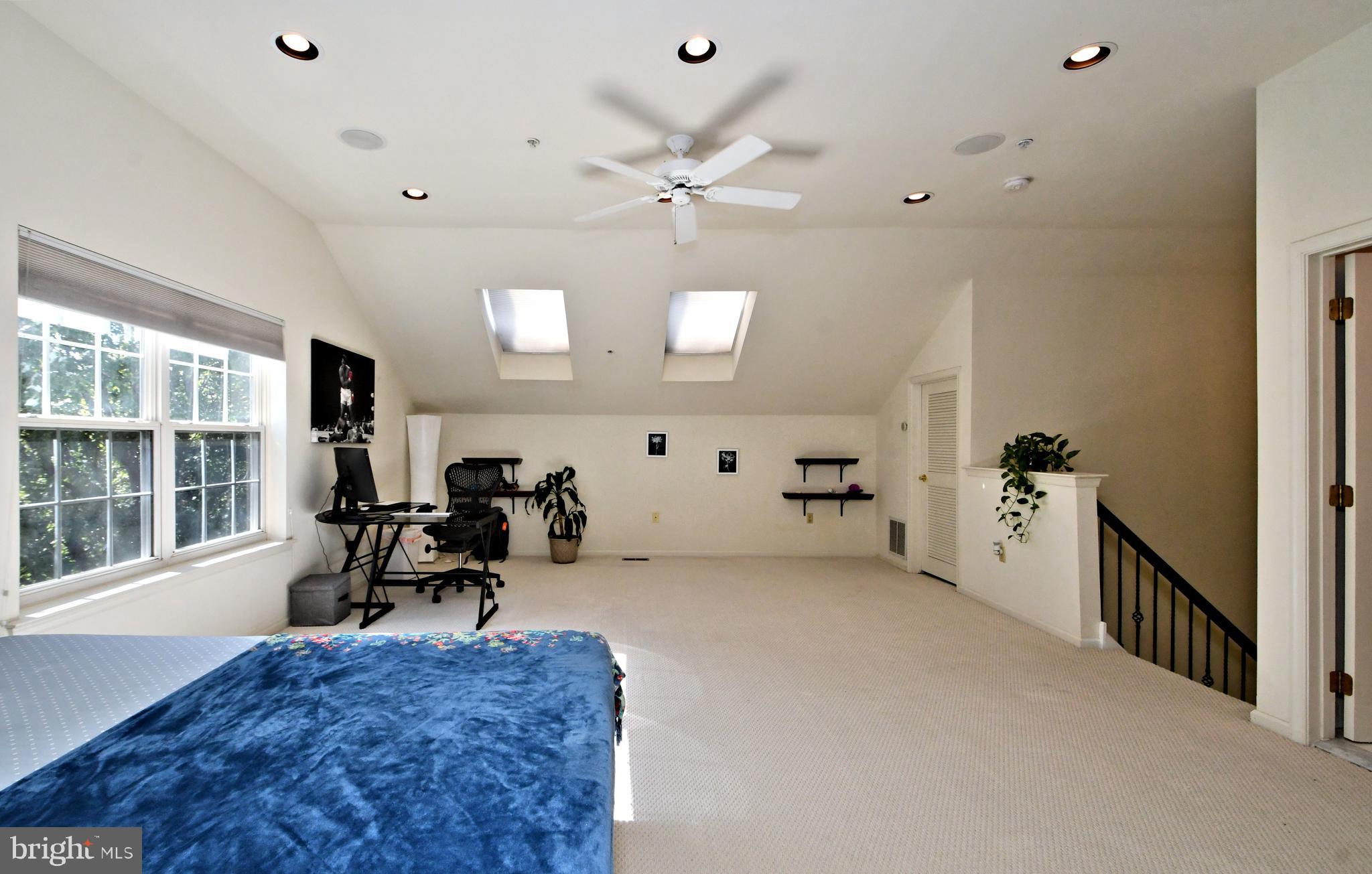 CENTER POINT FARM - Residential