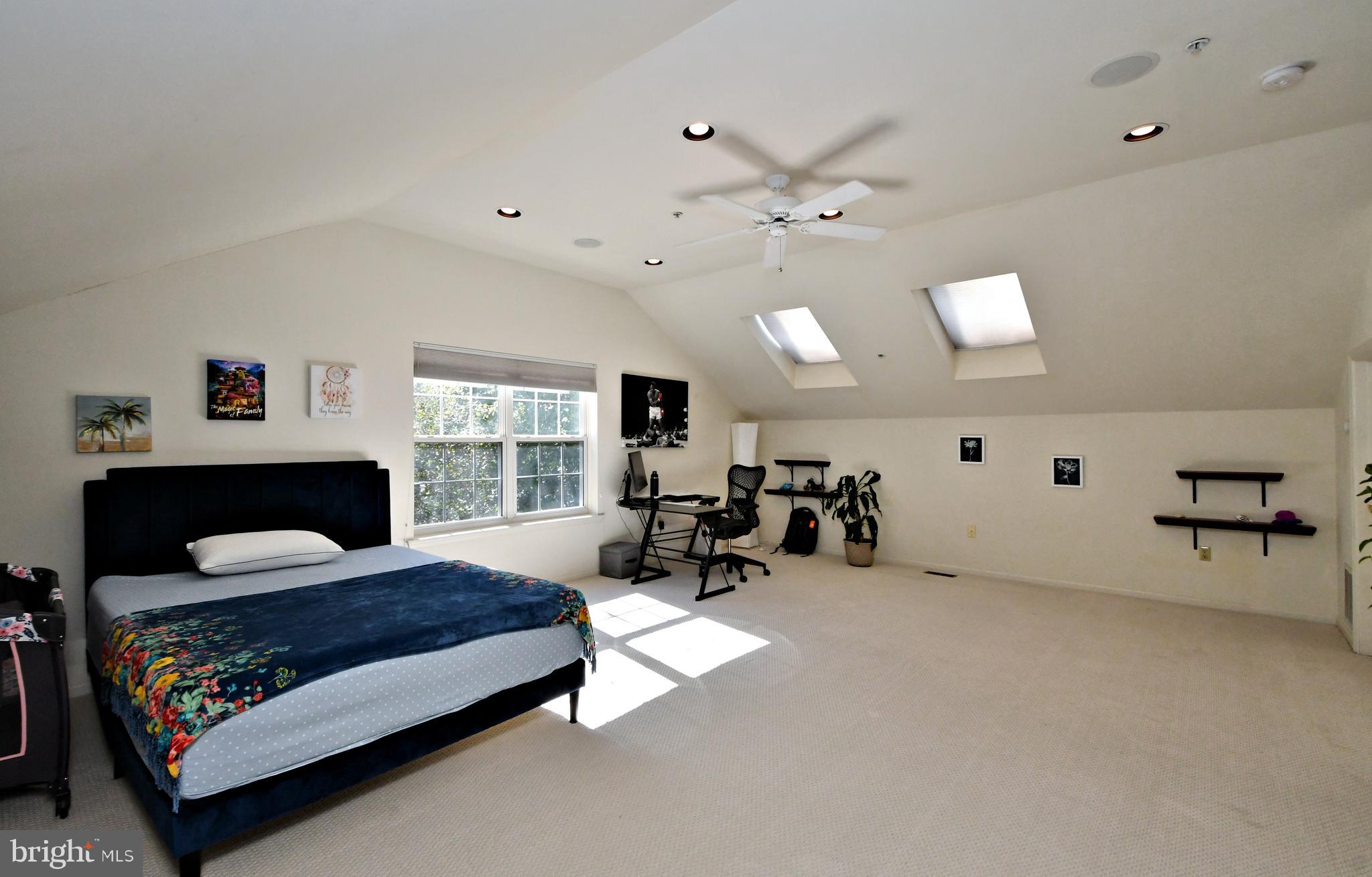 CENTER POINT FARM - Residential