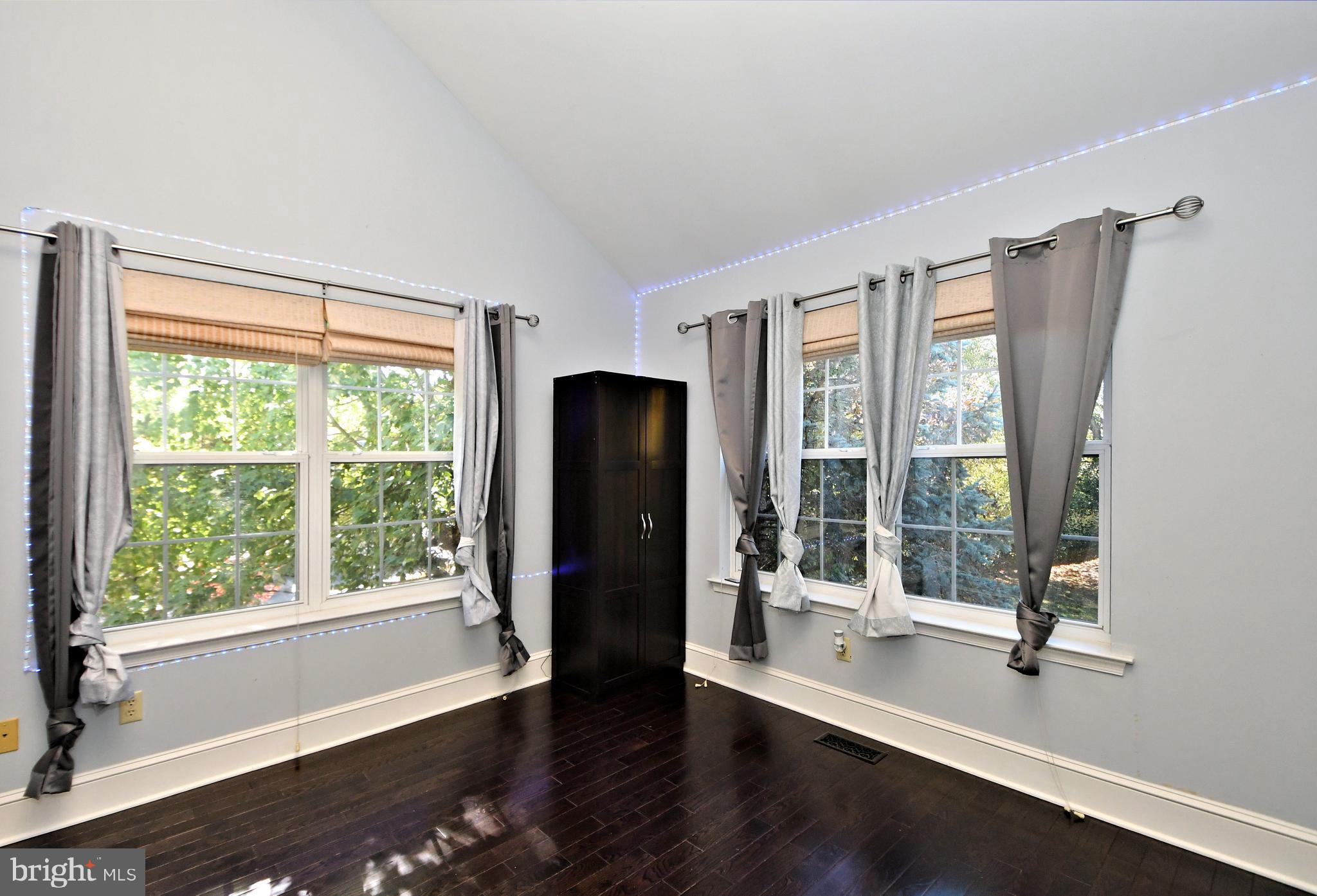 CENTER POINT FARM - Residential