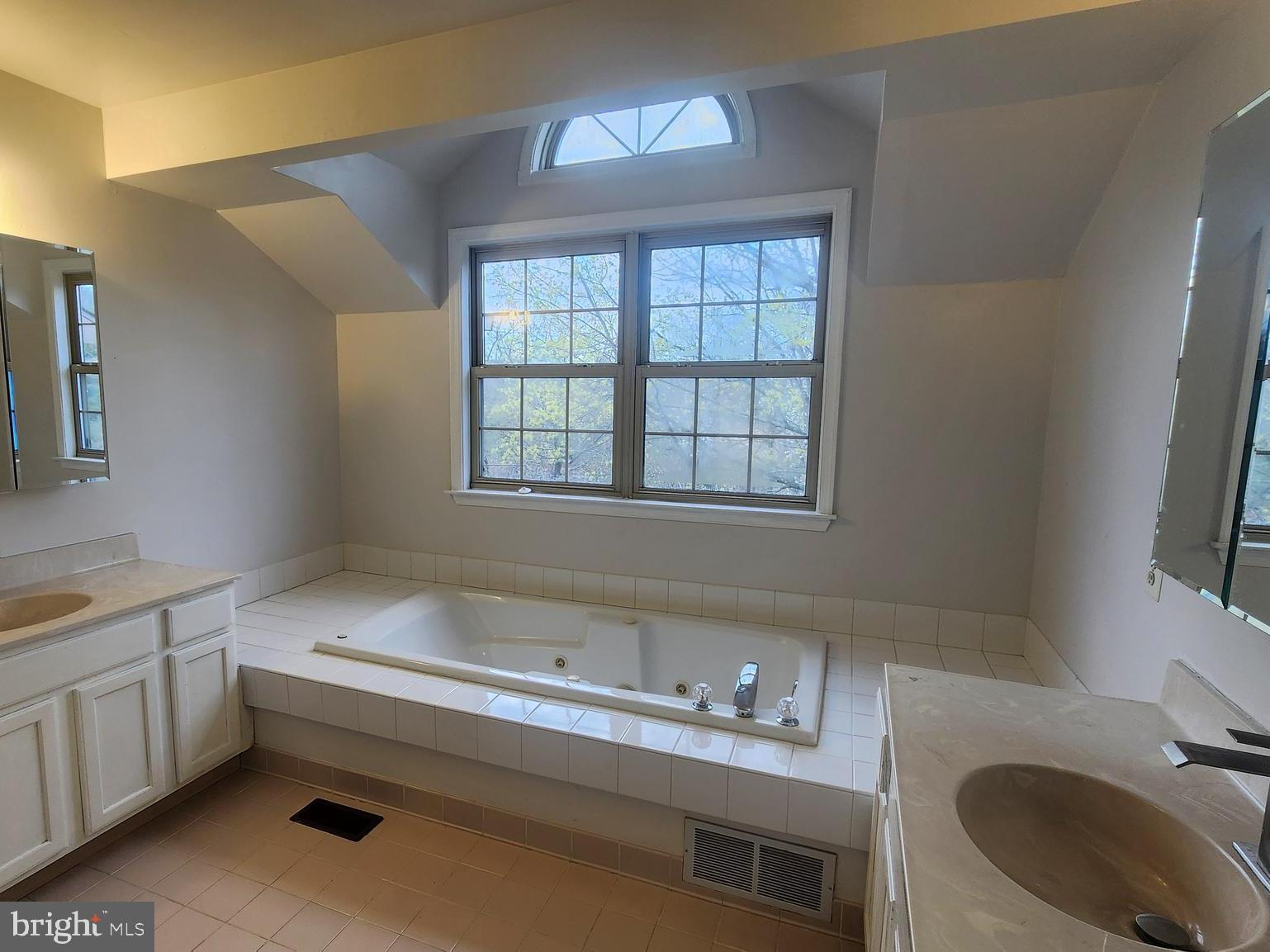 PHEASANT RUN - Residential Lease