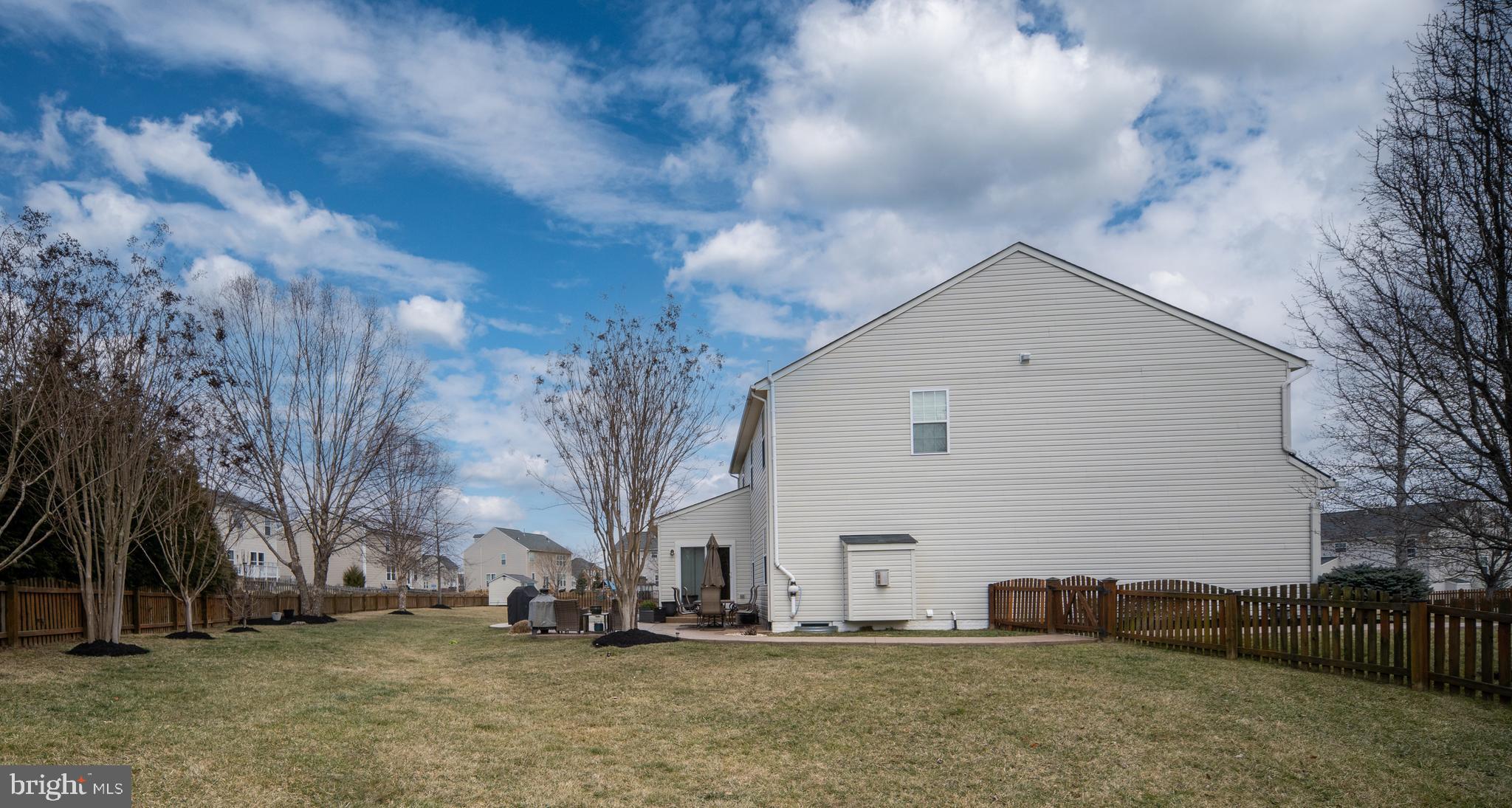 STAFFORD LAKES VILLAGE - Residential