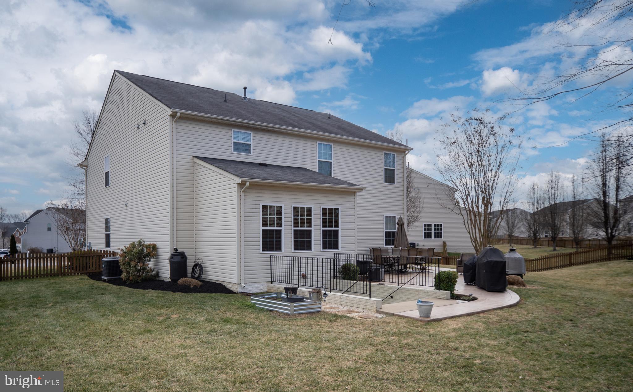 STAFFORD LAKES VILLAGE - Residential