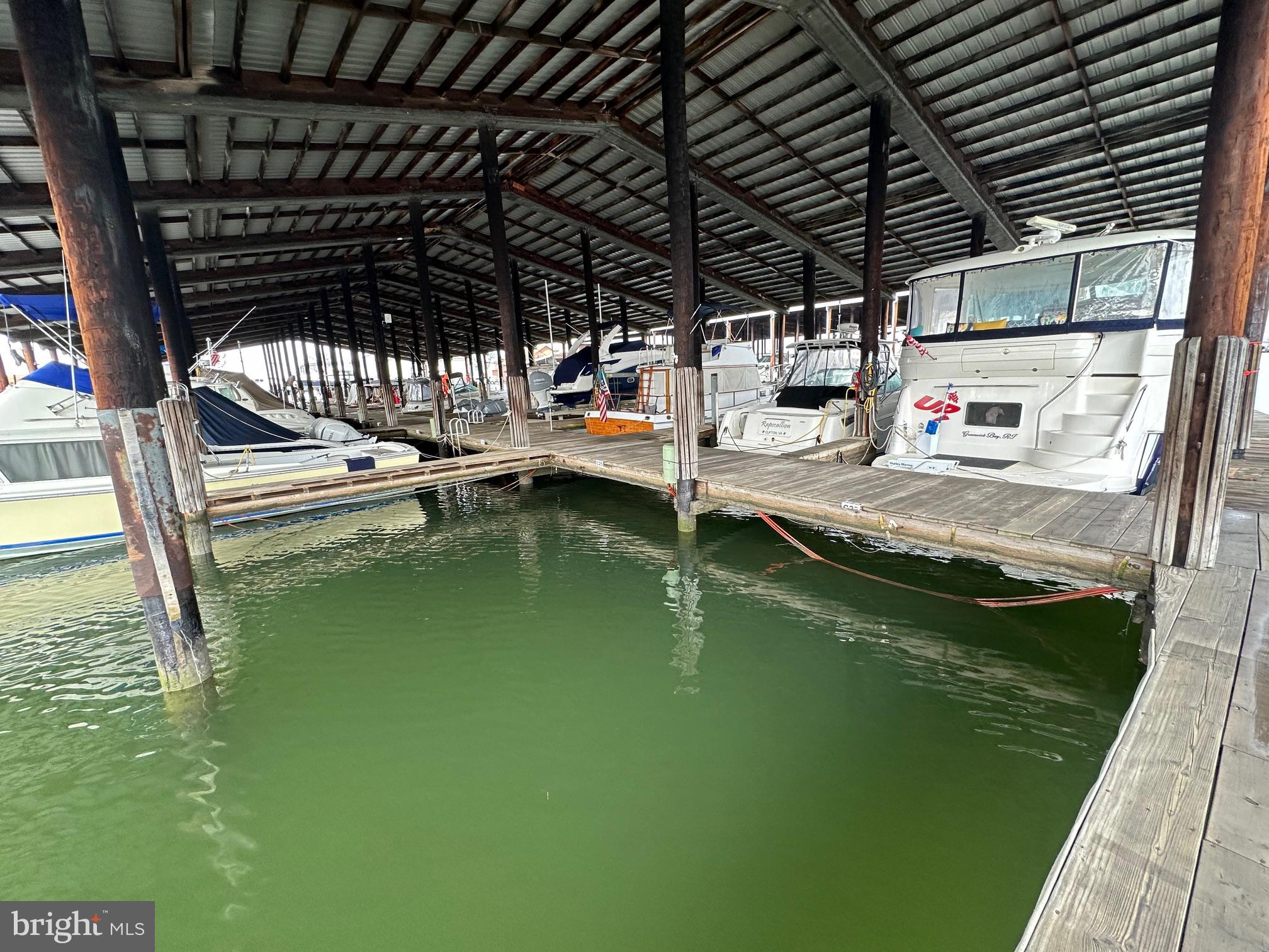 PINEY NARROWS - Residential