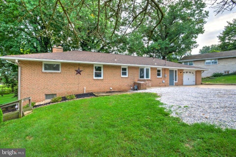Photo of 2020 Winding Road, YORK, PA 17408 (MLS # PAYK2111072)