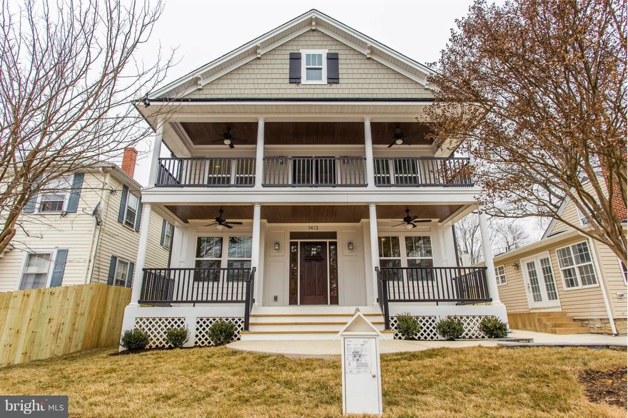 UNBELIEVABLE VALUE! BRAND NEW Home in Downtown Fredericksburg.  Over 700 SFT of finished outdoor living and a FULL FINISHED BASEMENT w/kitchenette! This beautiful home has all of the desired luxurious amenities - plus the charm of small city living.  Gourmet kitchen, wood flooring, spacious bedrooms, custom trim and molding and a screened porch with a gas fireplace! Oversized 2 car garage.