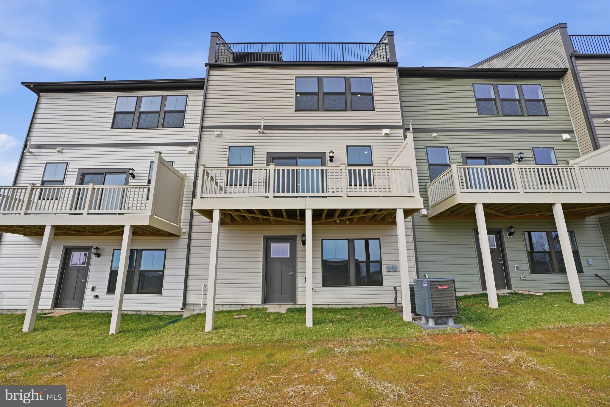 1356 CRESTED WOOD DR