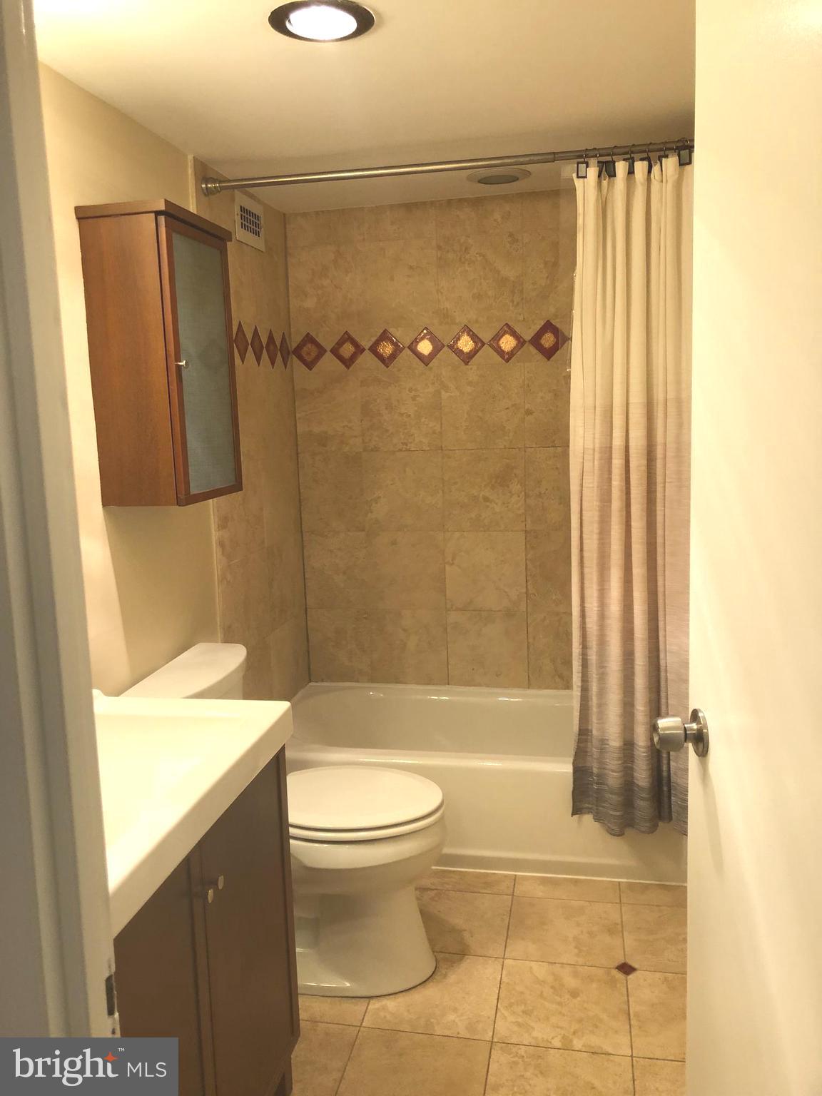 PROMENADE TOWERS - Residential Lease