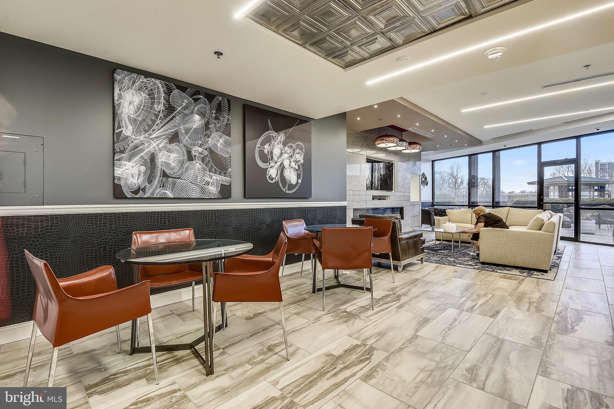 PROMENADE TOWERS - Residential Lease