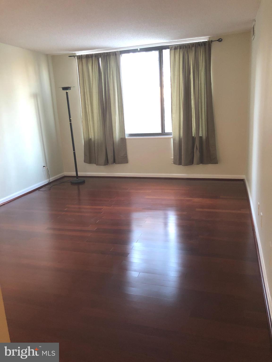 PROMENADE TOWERS - Residential Lease