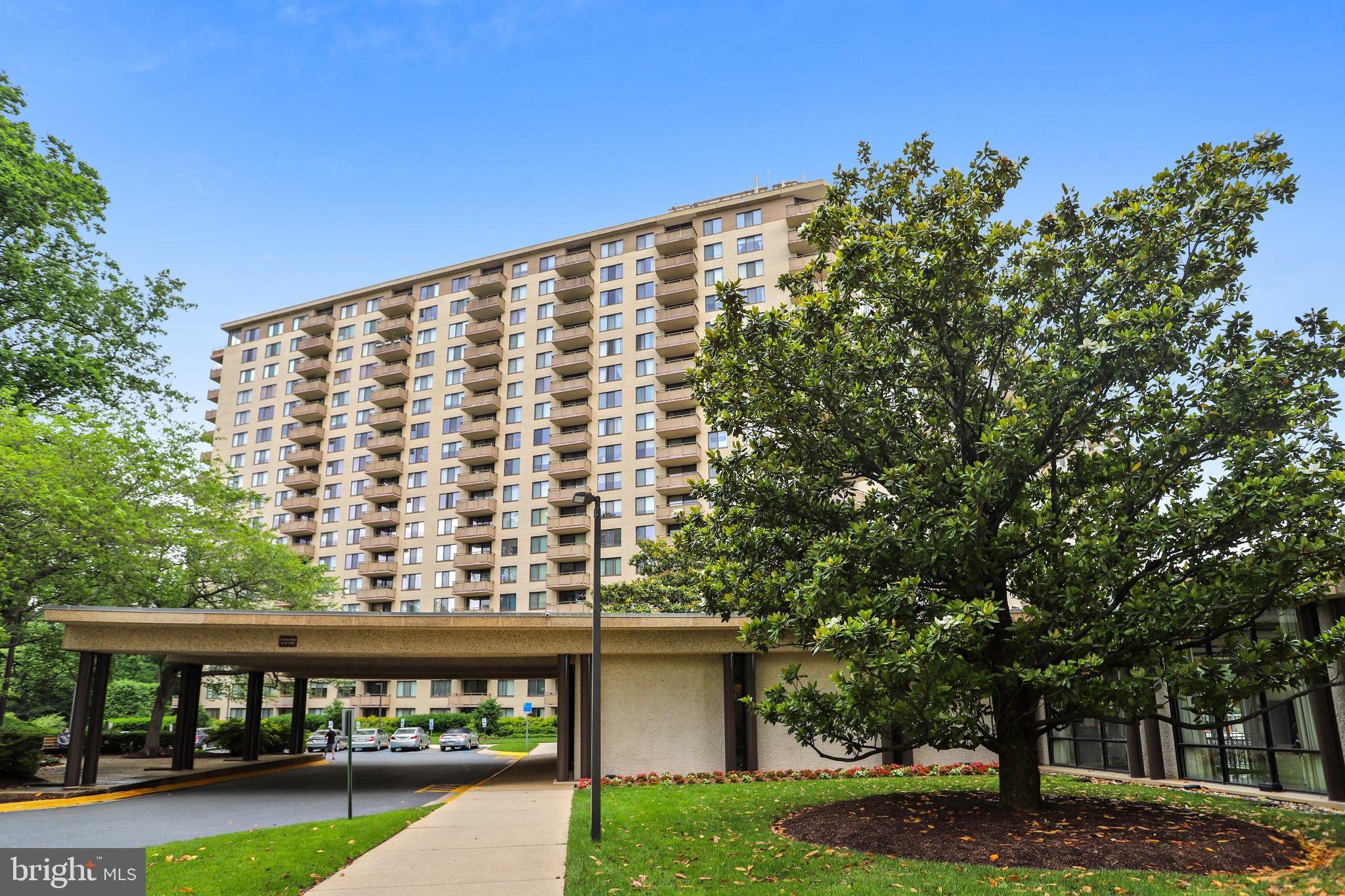 PROMENADE TOWERS - Residential Lease