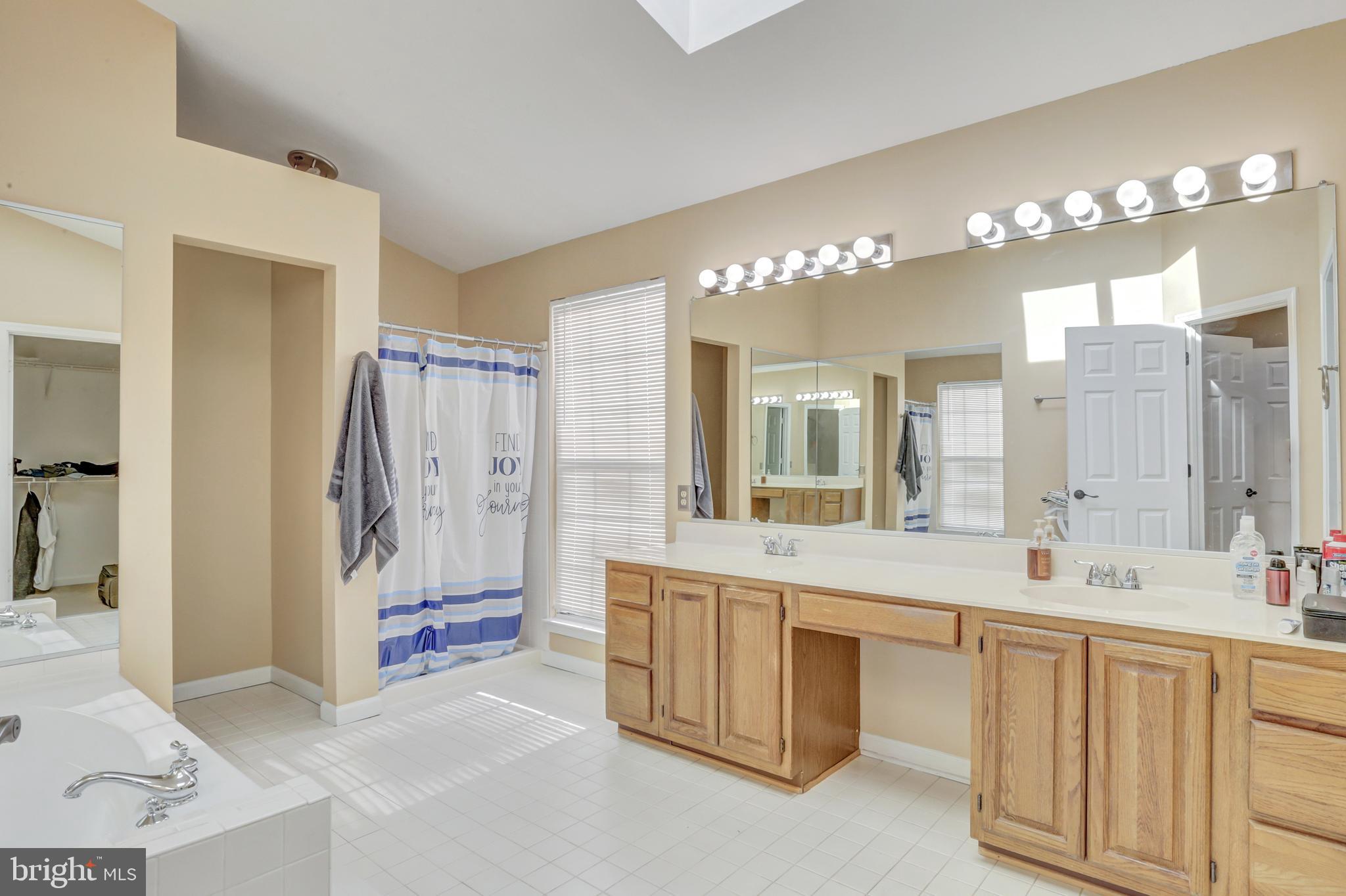 OAKENSHAW - Residential Lease