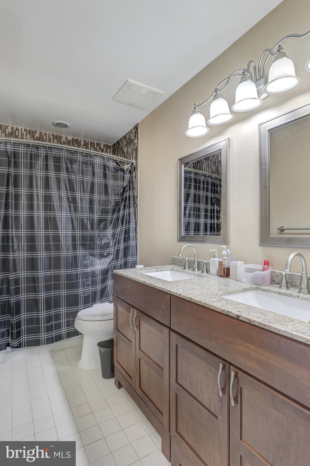 OAKENSHAW - Residential Lease