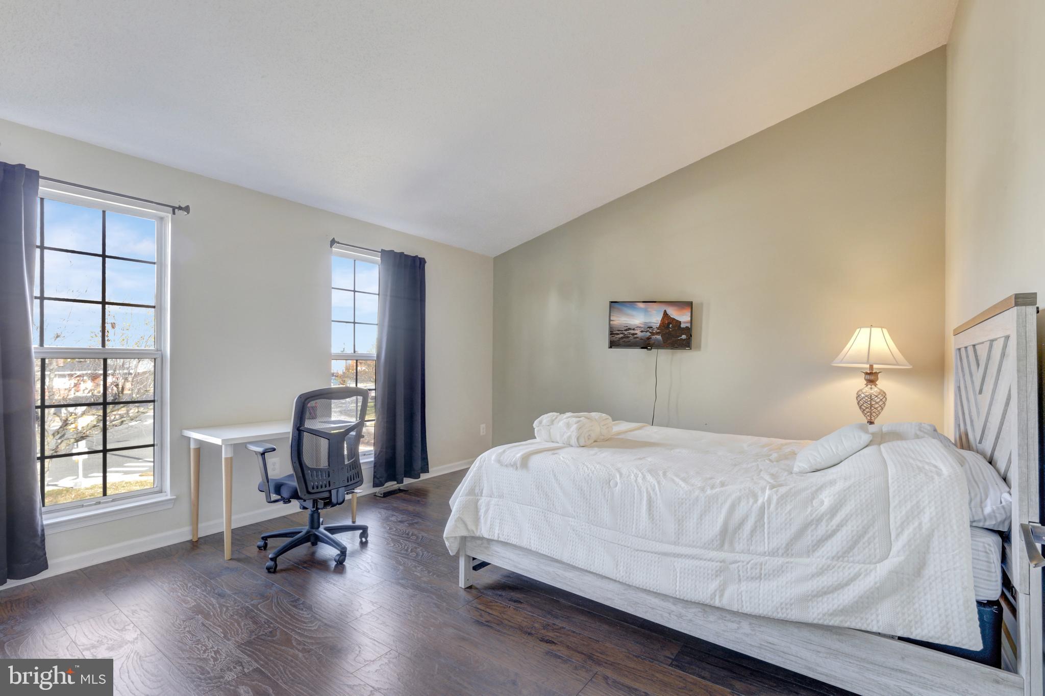 OAKENSHAW - Residential Lease