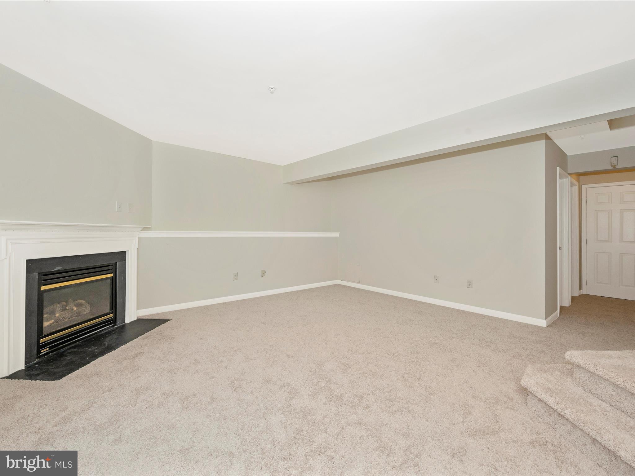 WOODVIEW VILLAGE - Residential Lease