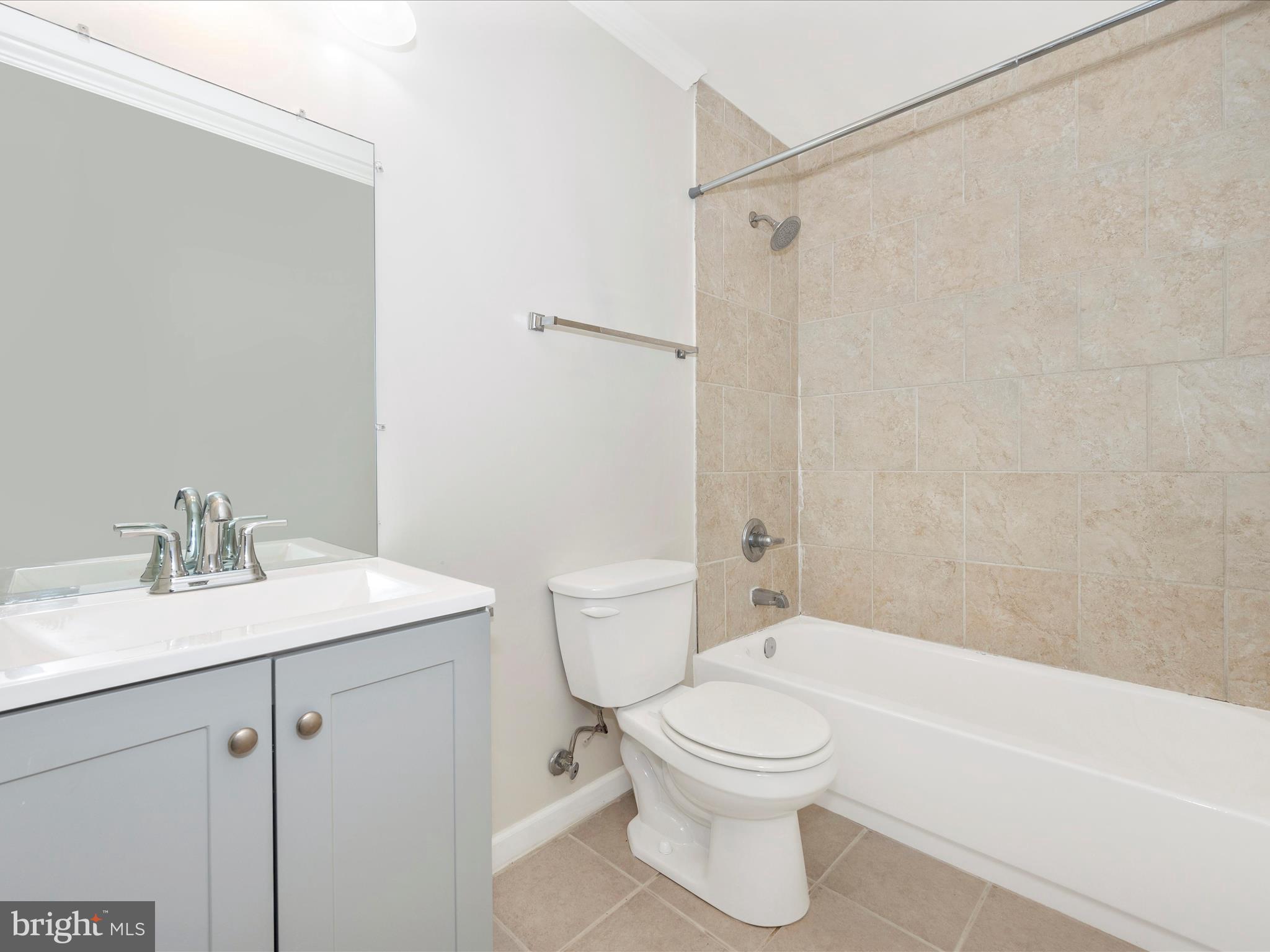 WOODVIEW VILLAGE - Residential Lease