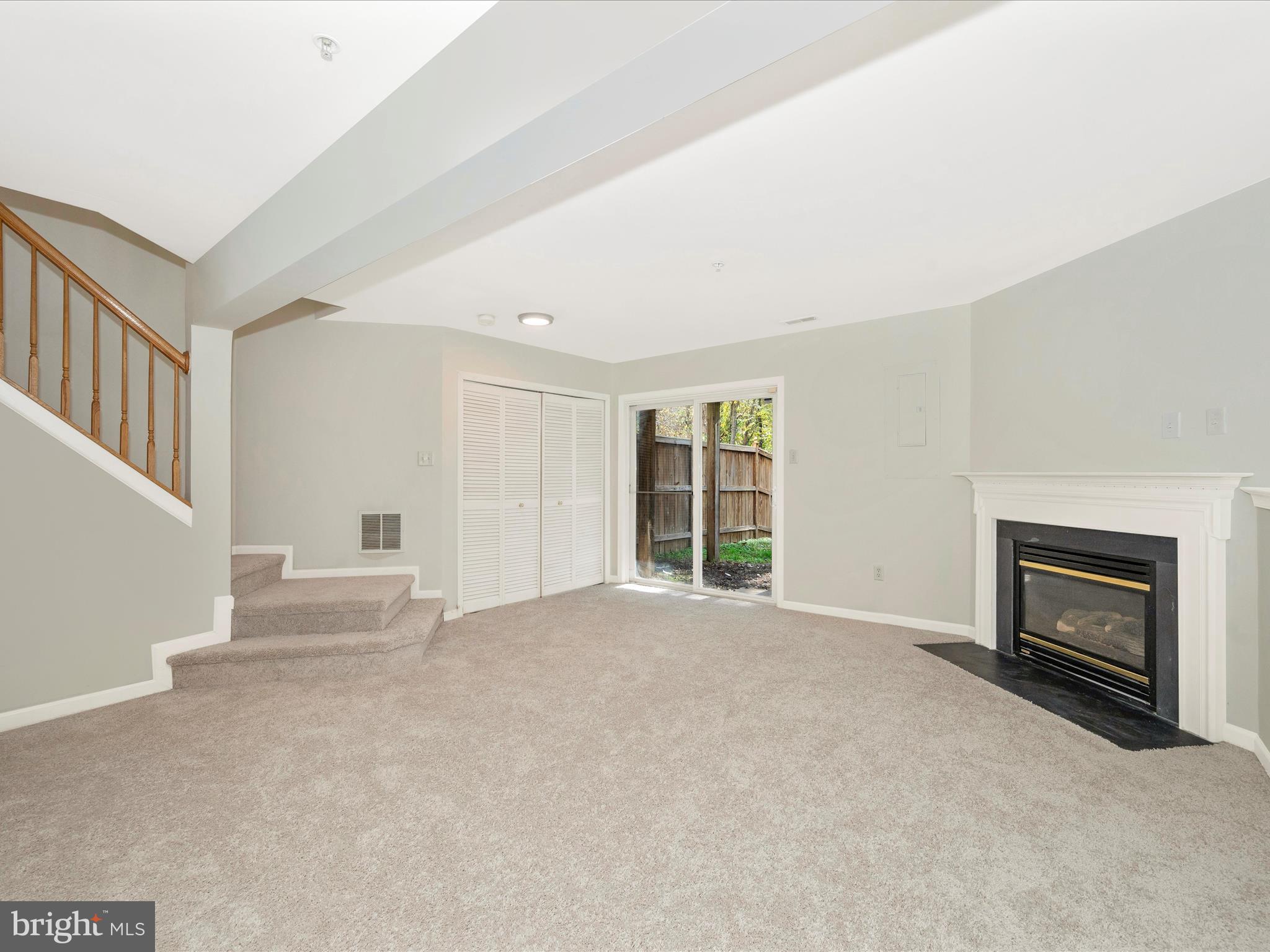 WOODVIEW VILLAGE - Residential Lease