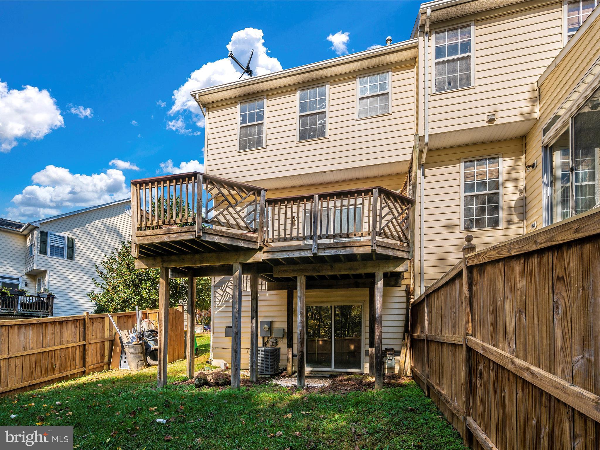 WOODVIEW VILLAGE - Residential Lease