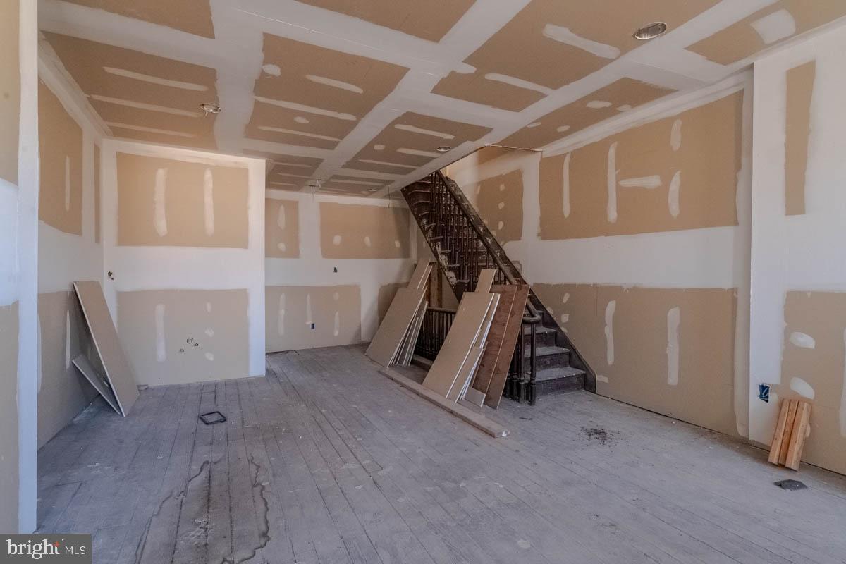 BOOTH-BOYD - Commercial Sale