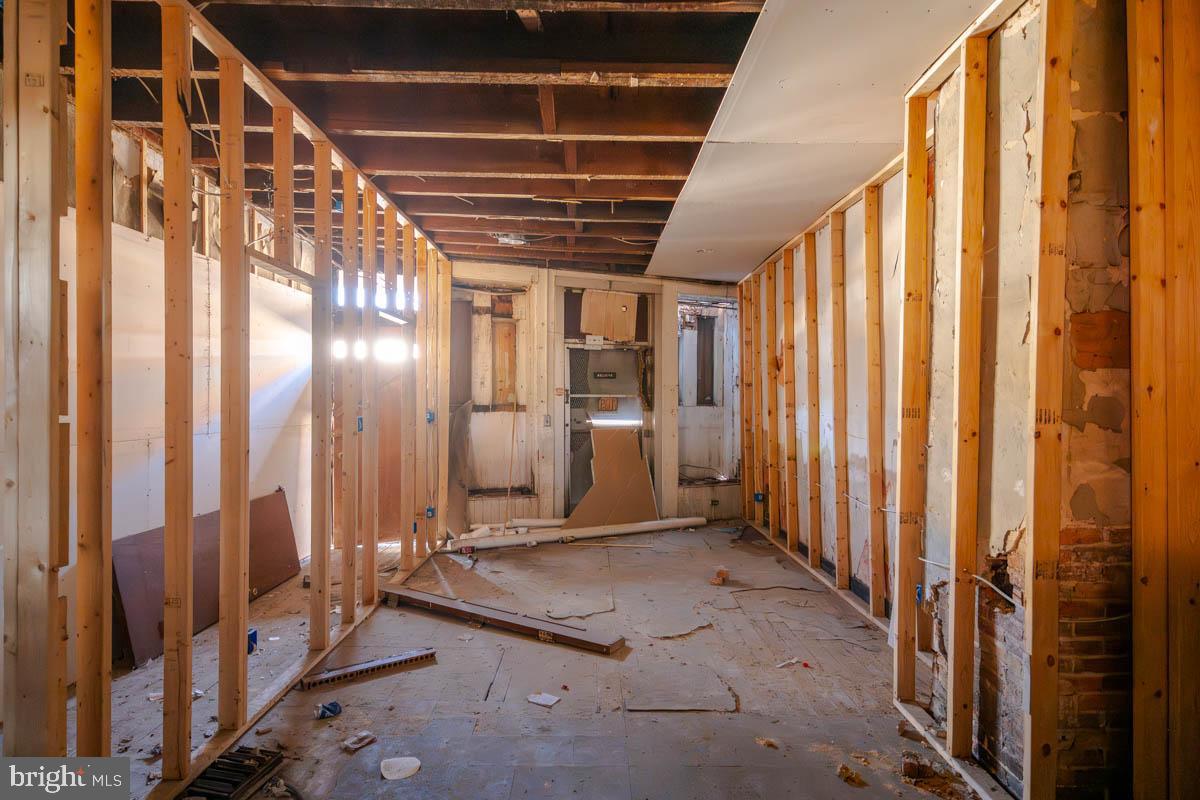 BOOTH-BOYD - Commercial Sale