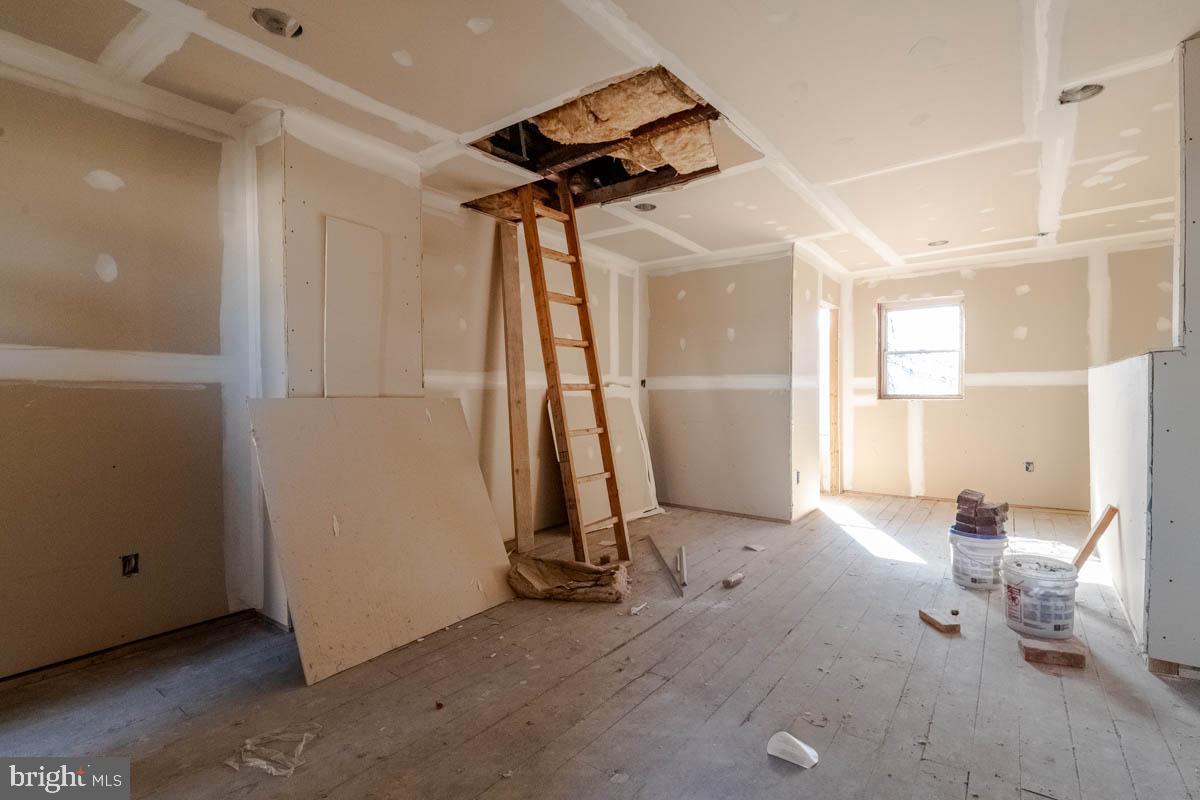 BOOTH-BOYD - Commercial Sale