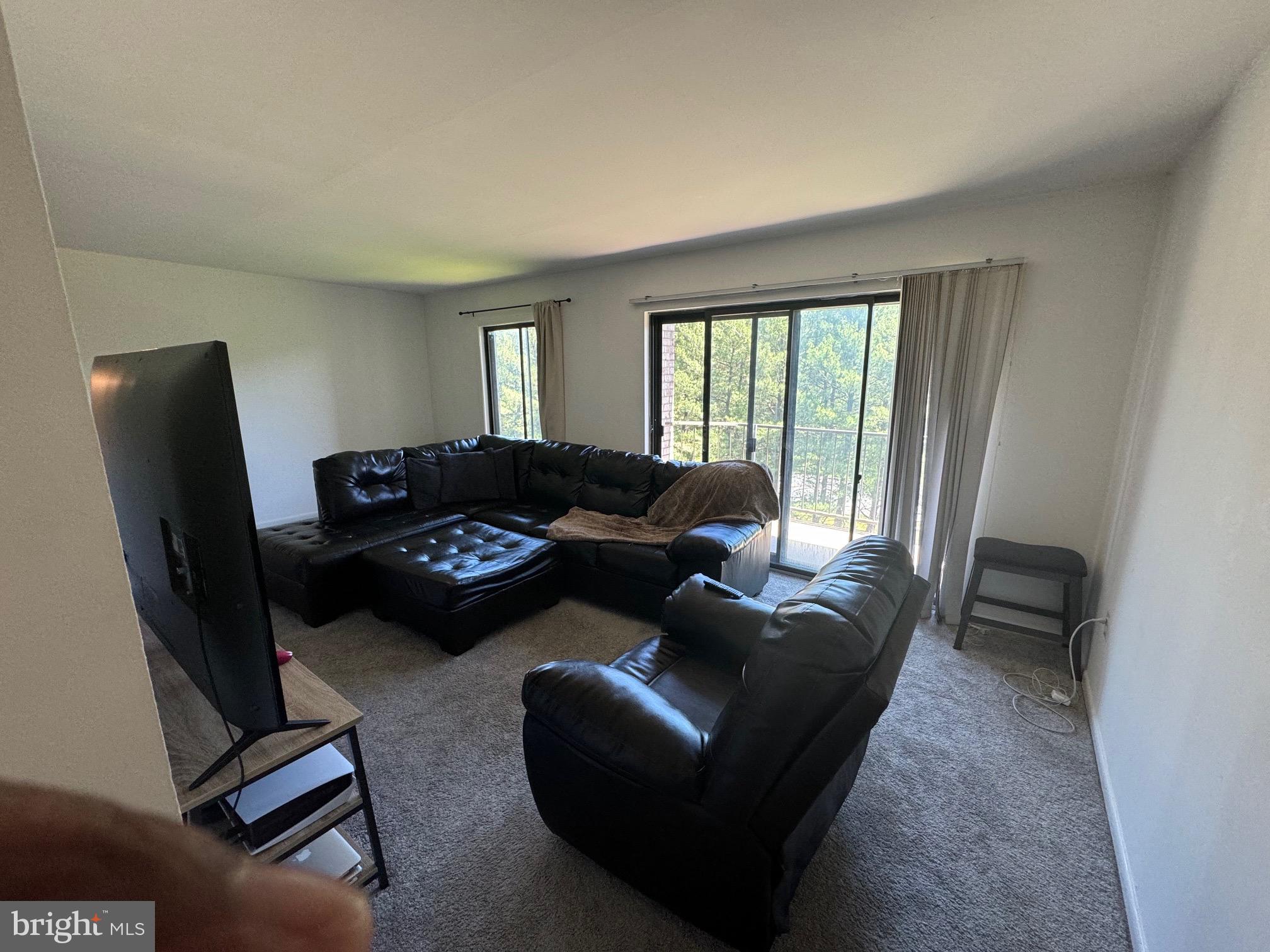 HUNTING RIDGE CONDOMINIUM - Residential