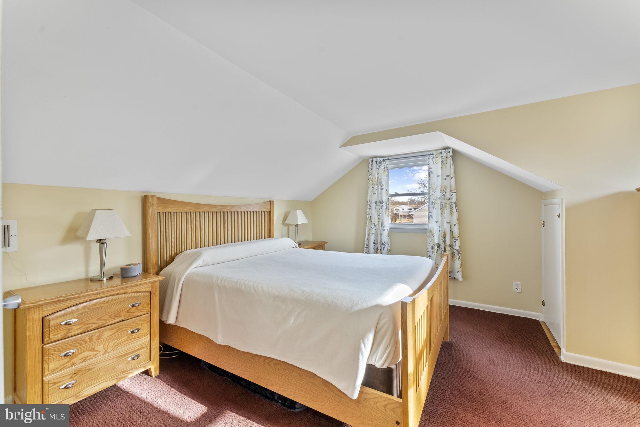 INGLEWOOD GDNS - Residential