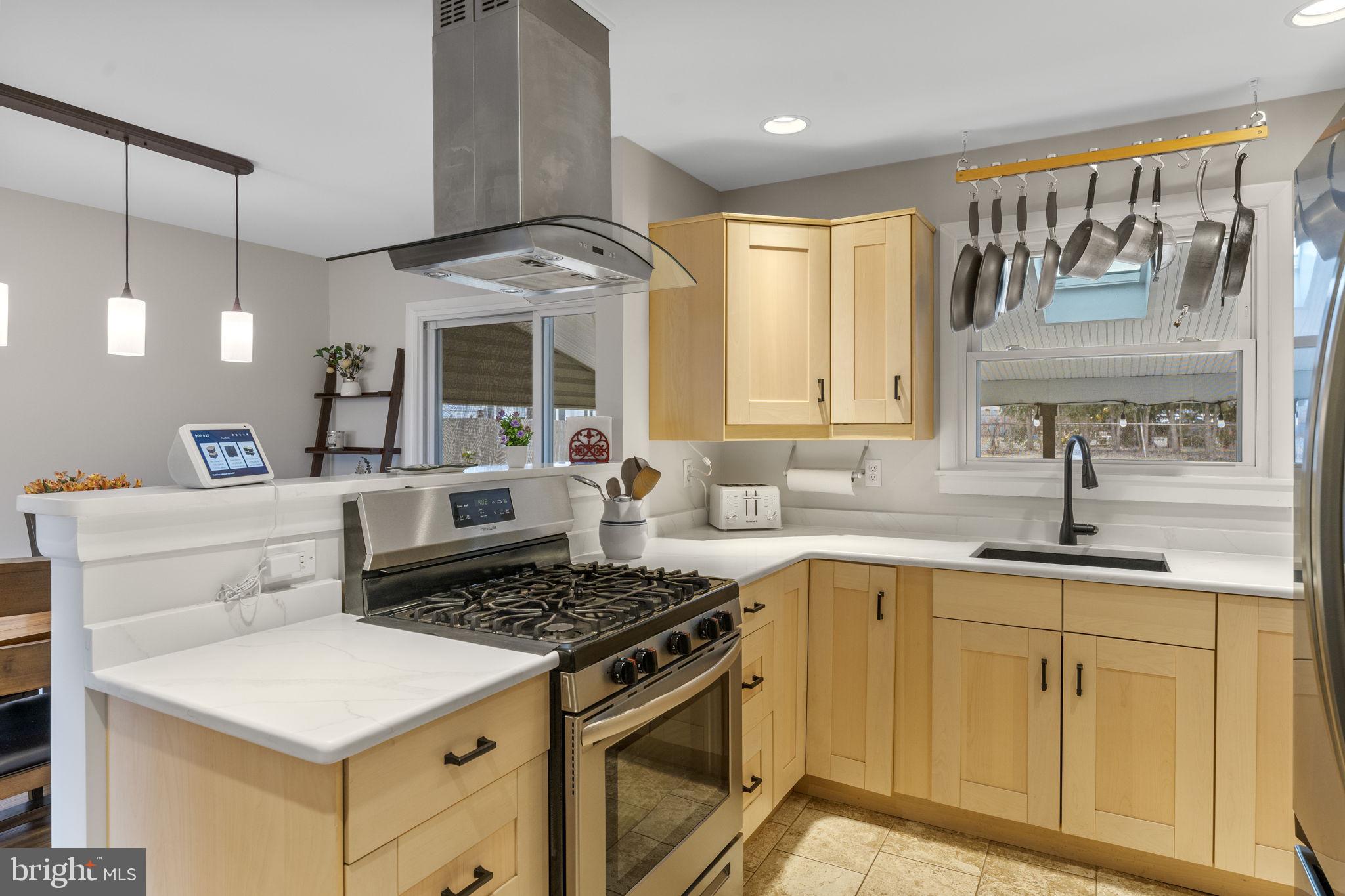 INGLEWOOD GDNS - Residential