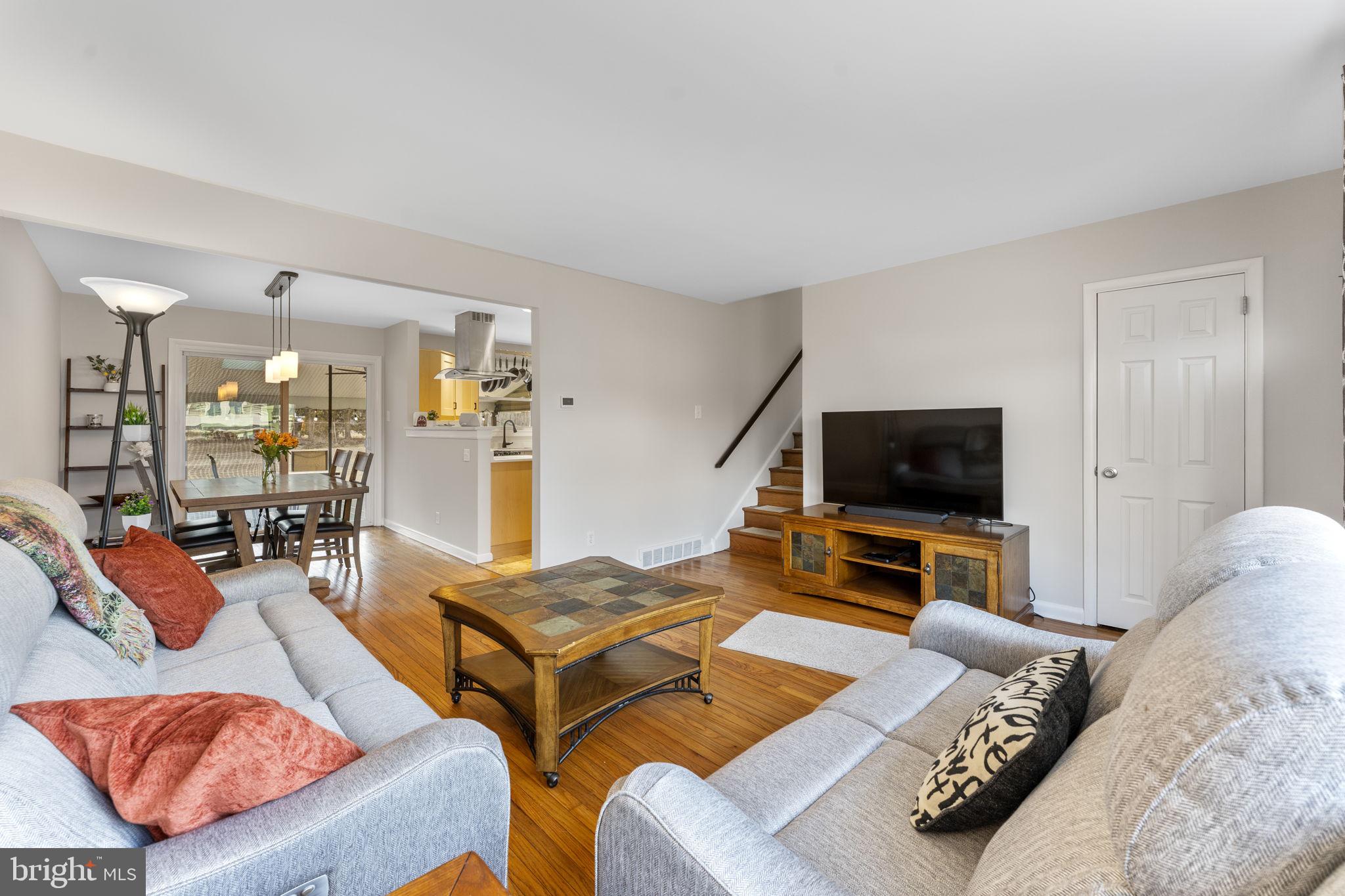 INGLEWOOD GDNS - Residential