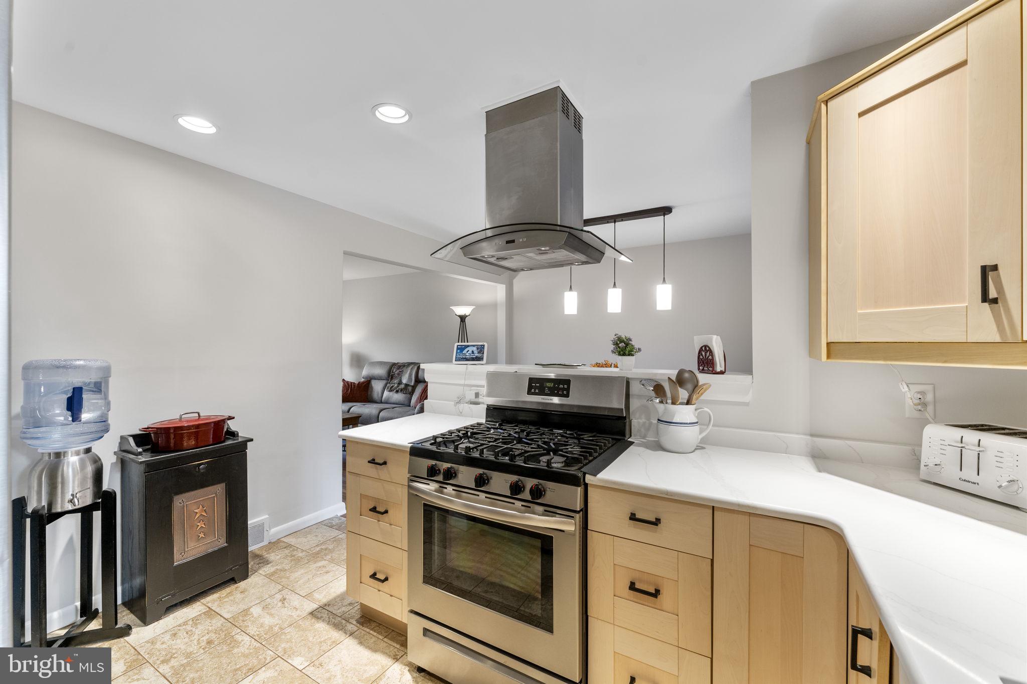 INGLEWOOD GDNS - Residential