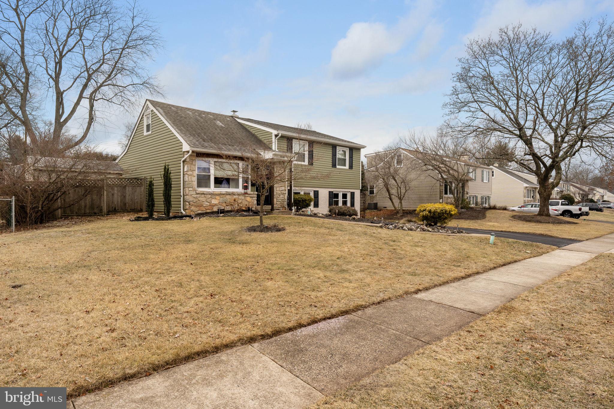 INGLEWOOD GDNS - Residential