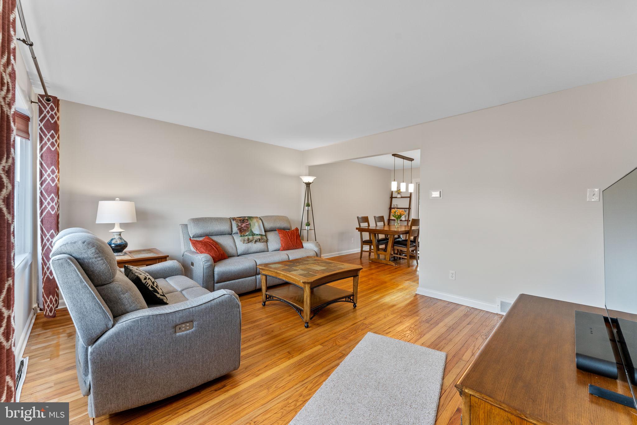 INGLEWOOD GDNS - Residential