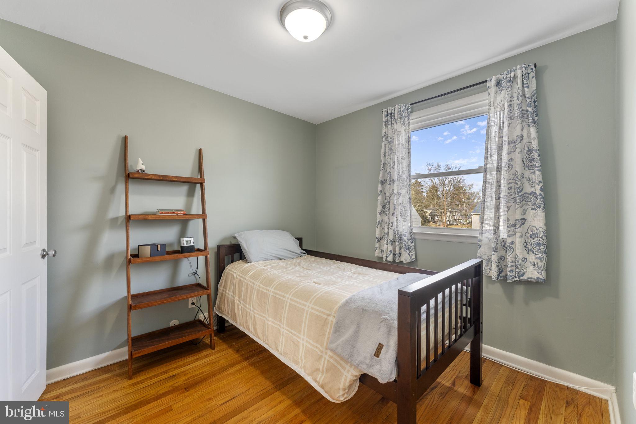 INGLEWOOD GDNS - Residential