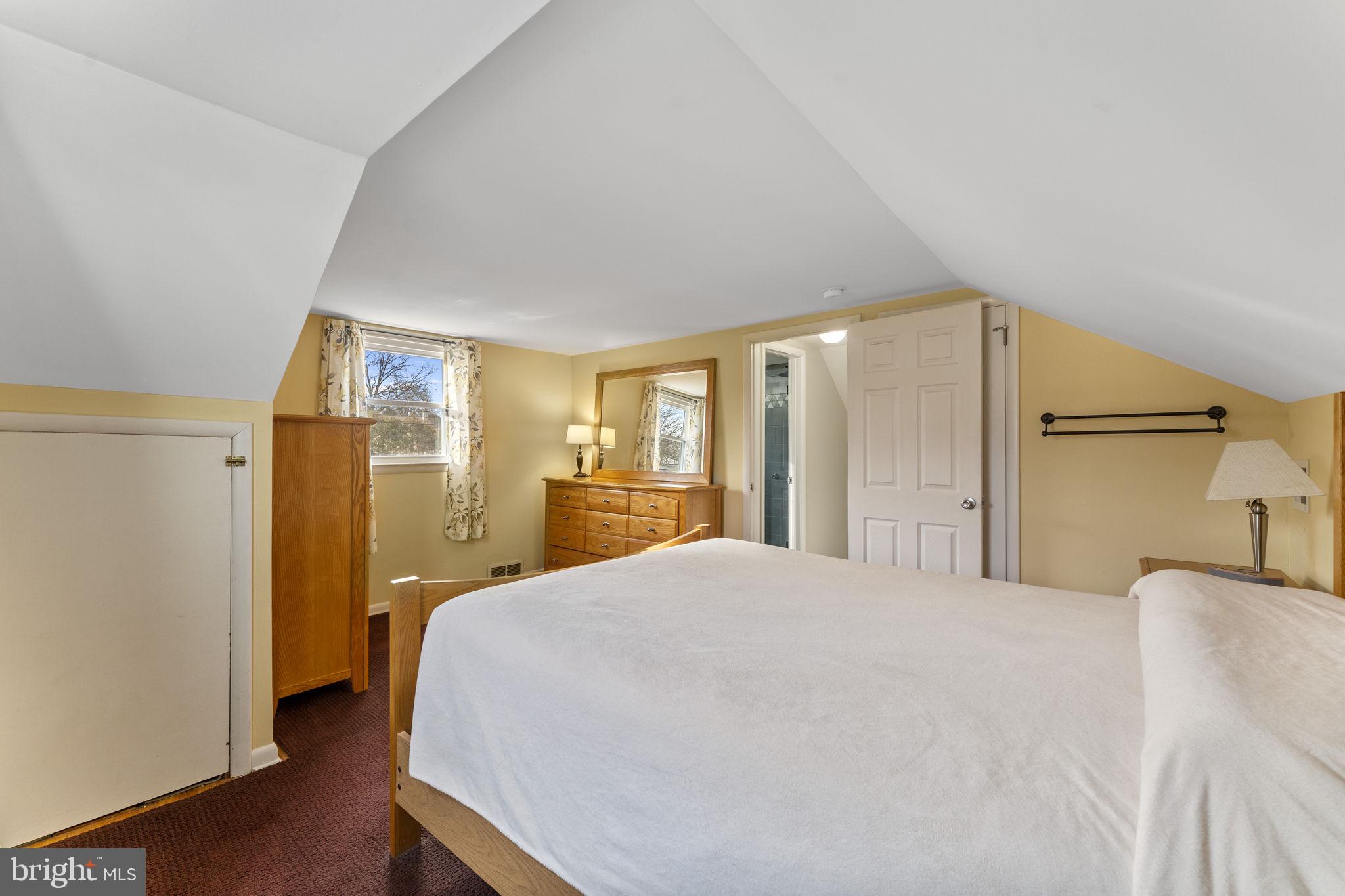 INGLEWOOD GDNS - Residential