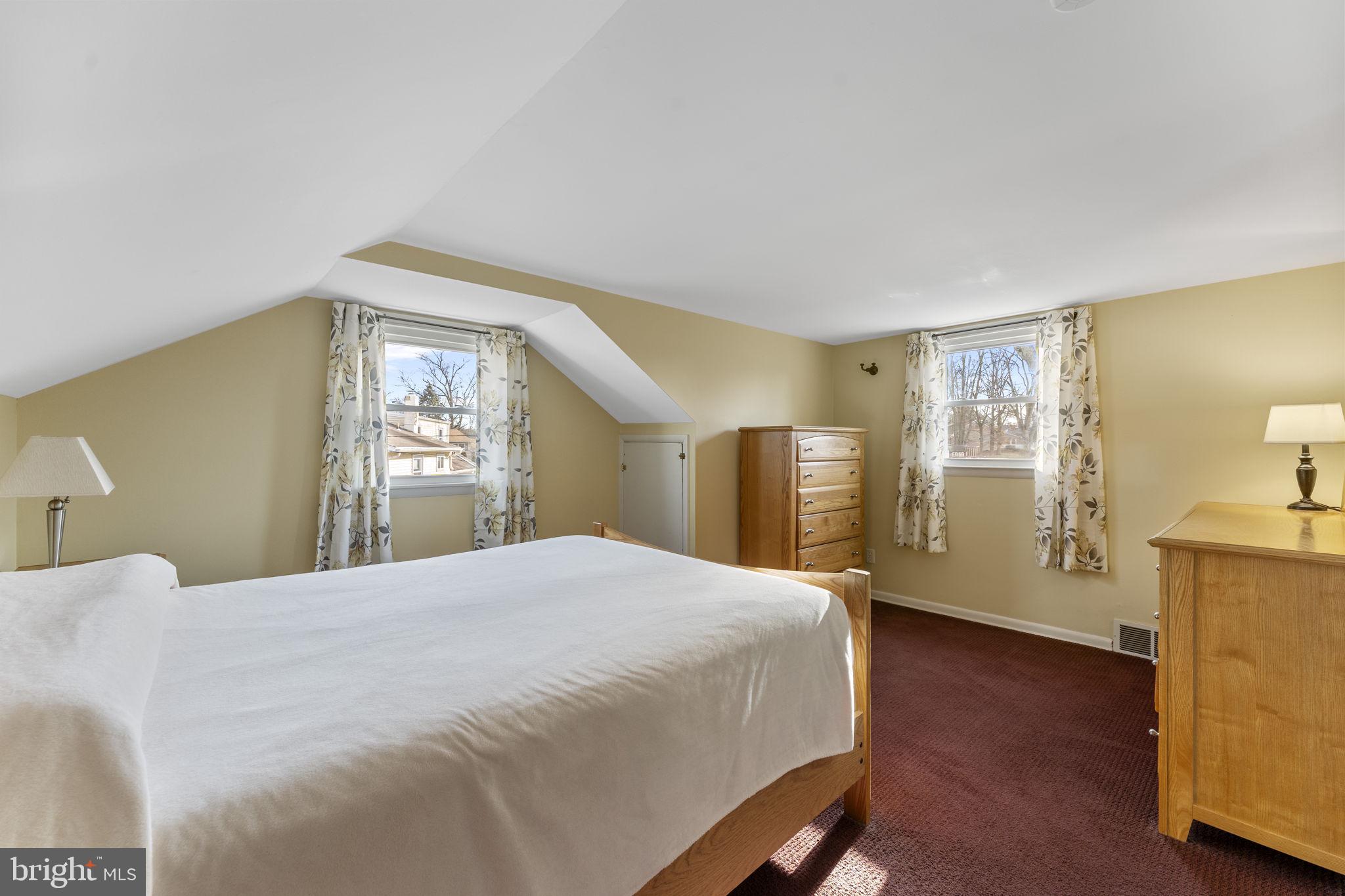 INGLEWOOD GDNS - Residential