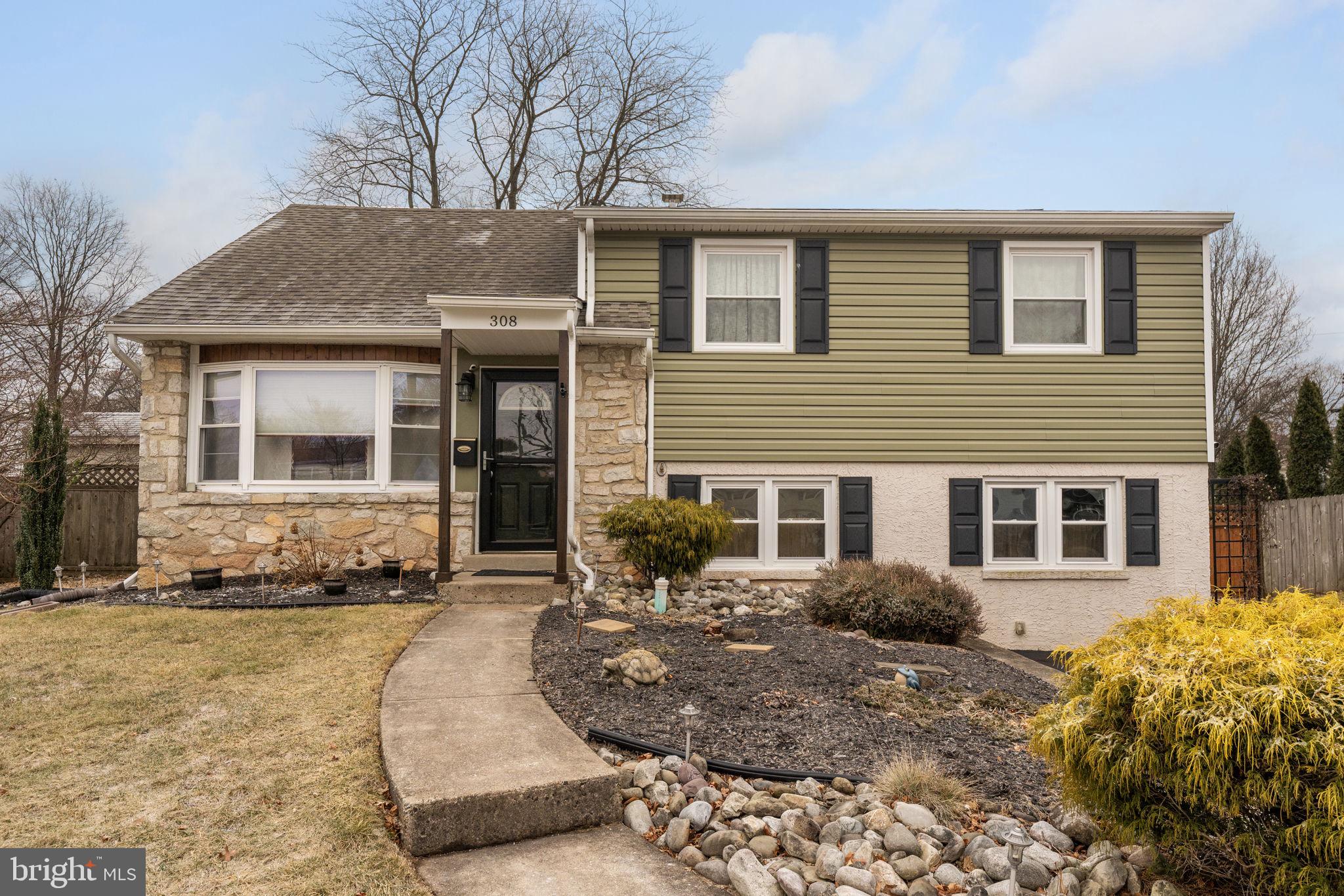 INGLEWOOD GDNS - Residential