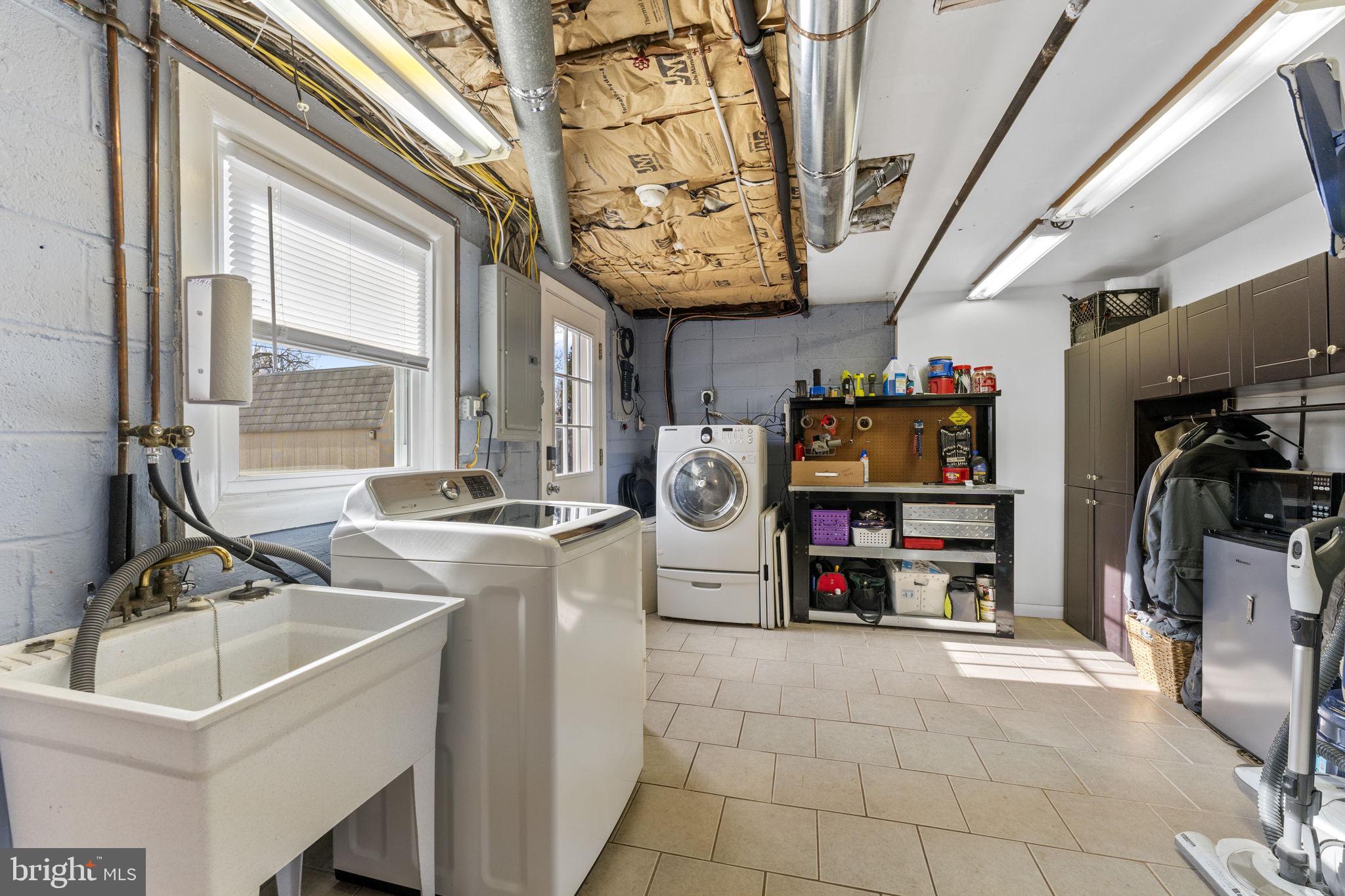 INGLEWOOD GDNS - Residential