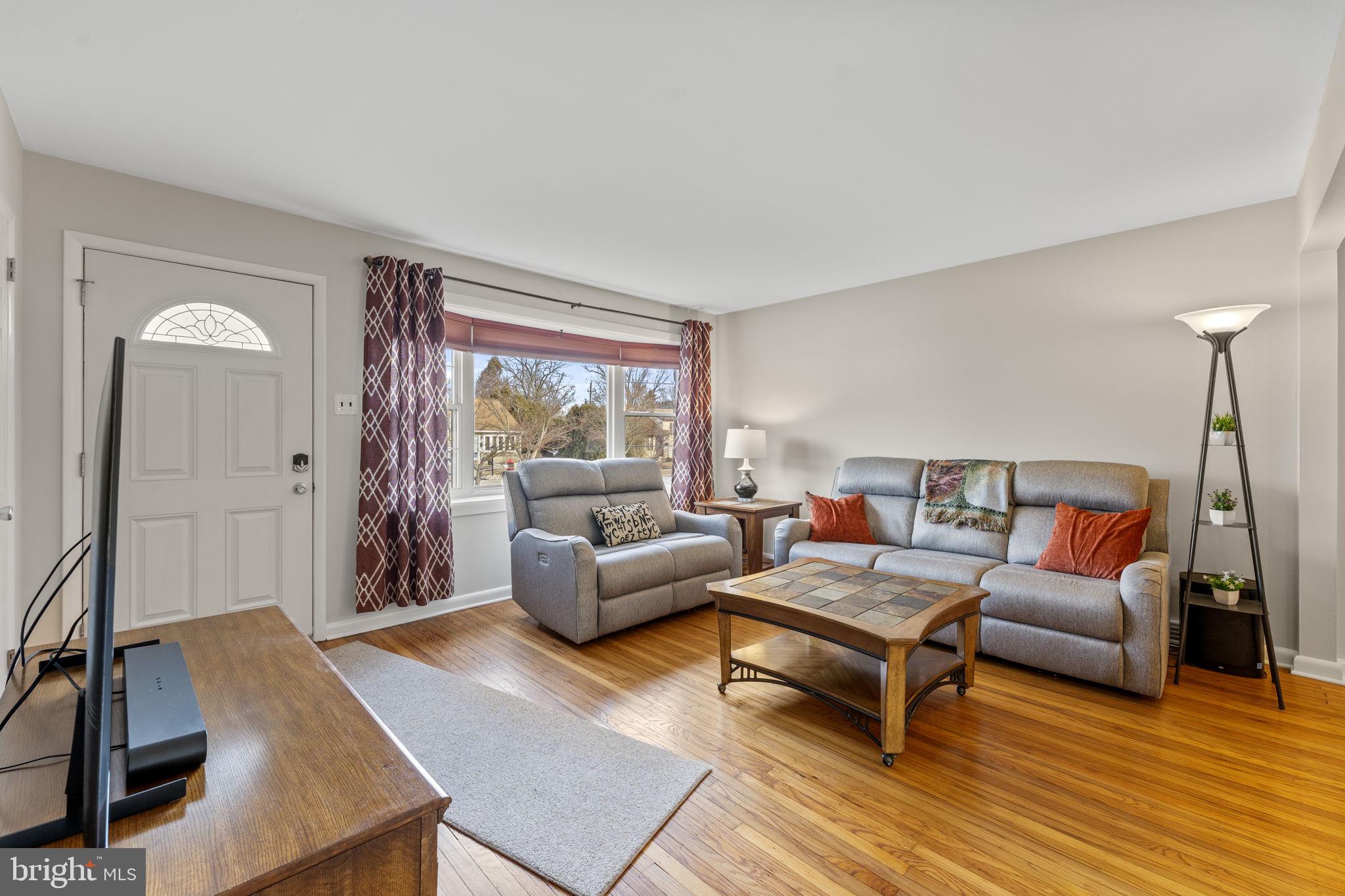 INGLEWOOD GDNS - Residential