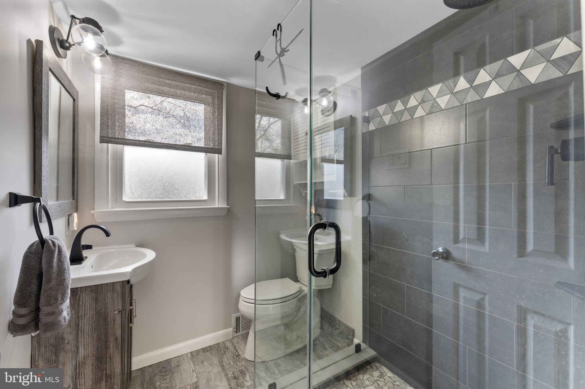 INGLEWOOD GDNS - Residential