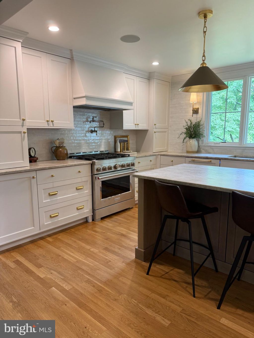 Photo of 4600 Jasmine Drive, ROCKVILLE, MD 20853 (MLS # MDMC2210620)