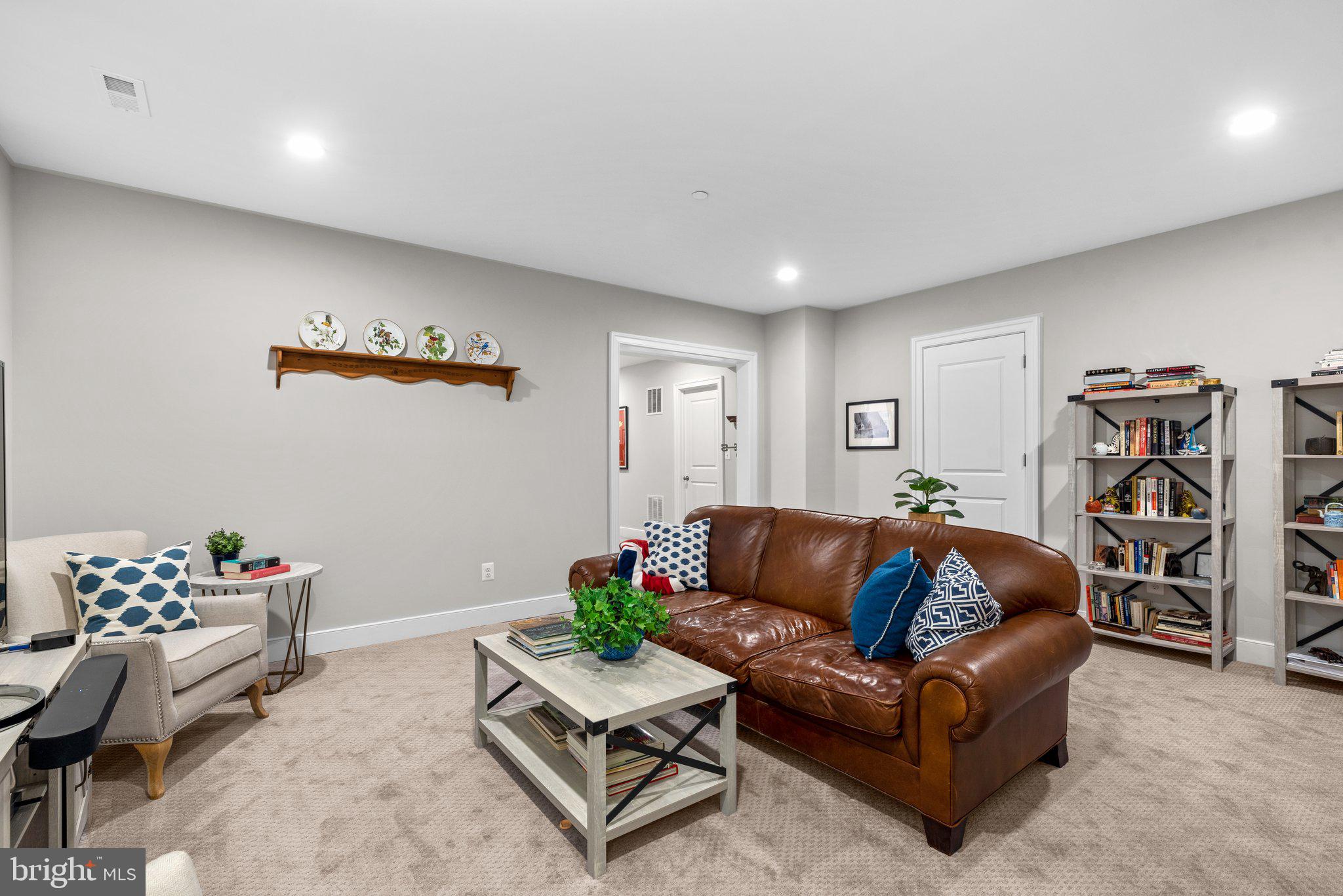 KENSINGTON ESTATES - Residential