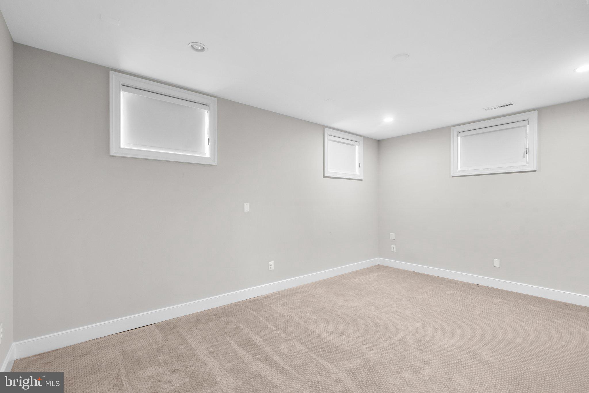 KENSINGTON ESTATES - Residential