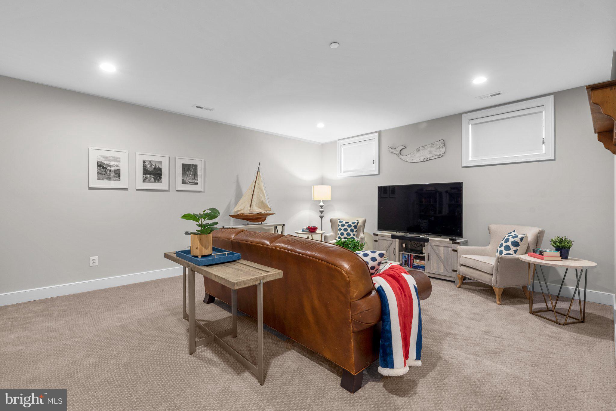 KENSINGTON ESTATES - Residential