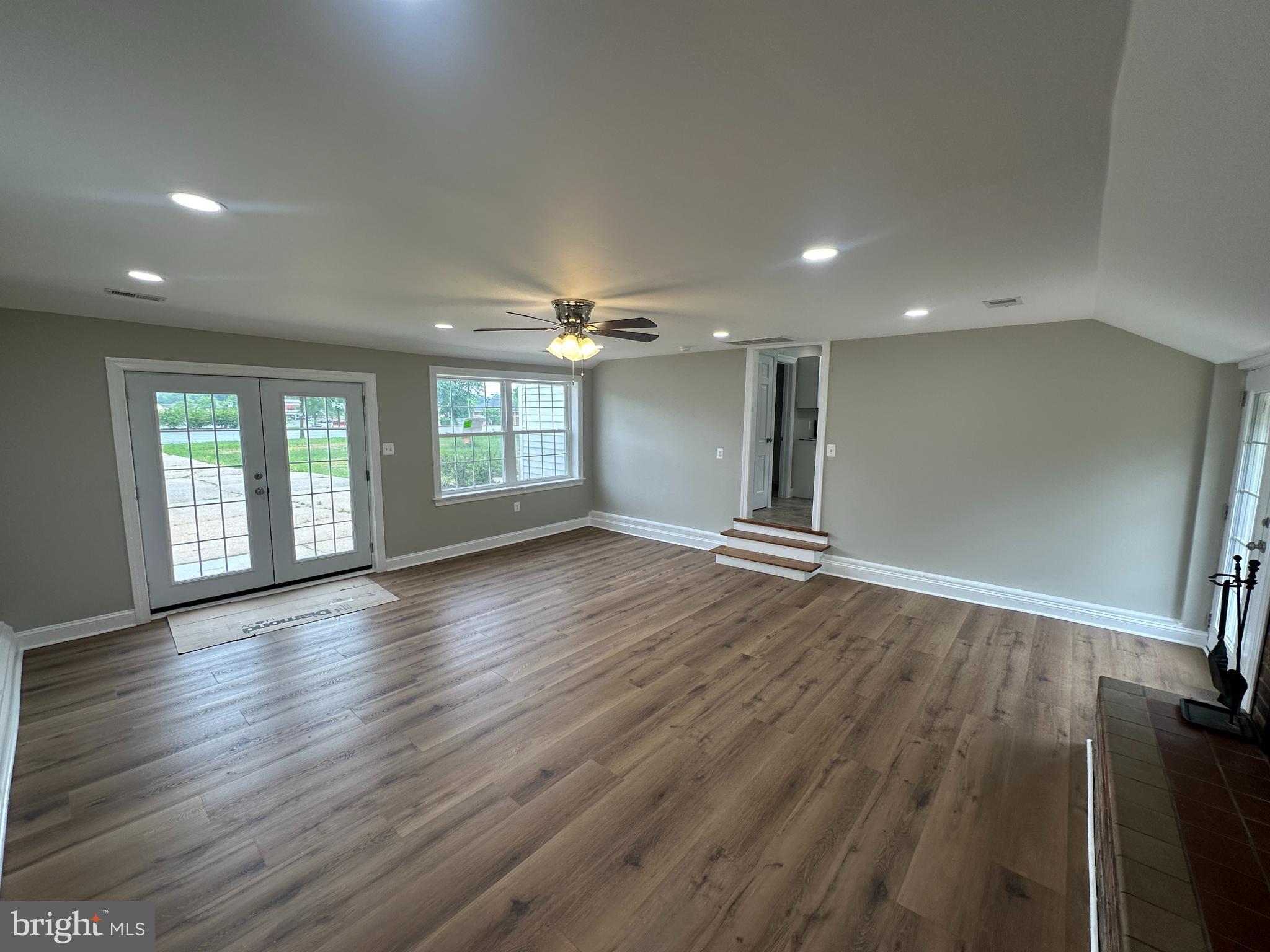 TOWN CREEK - Residential Lease